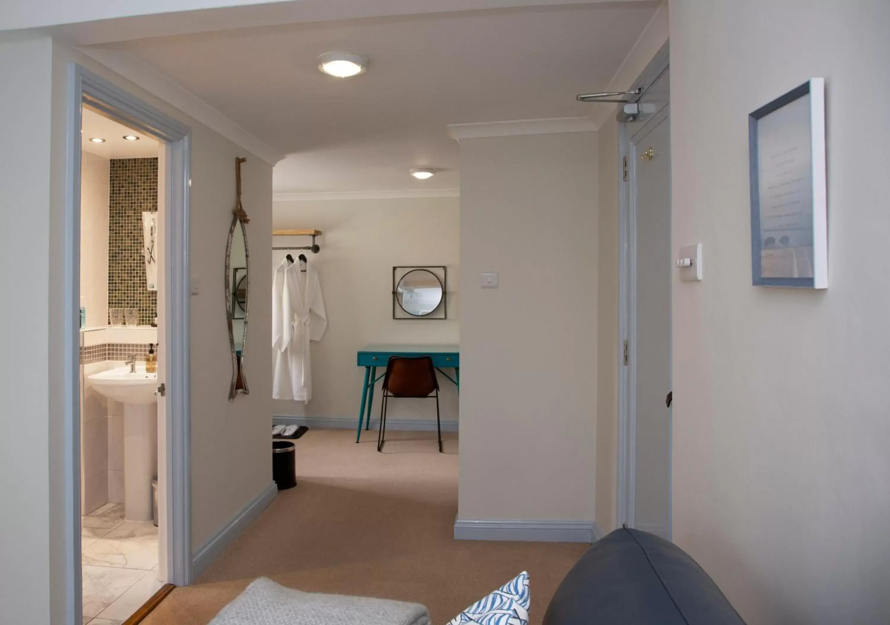 Bedroom, Bathroom in Carlton Court