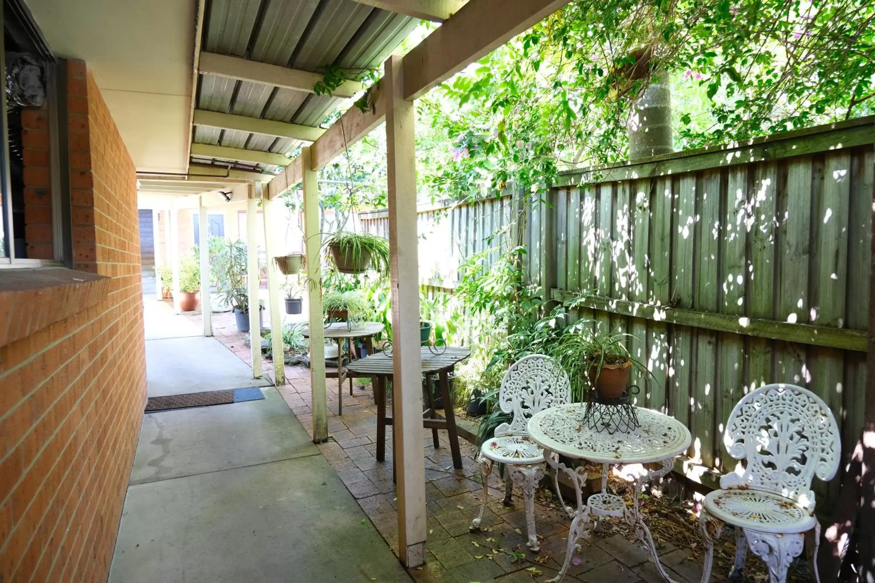 Garden view in Sapphire Palms Motel