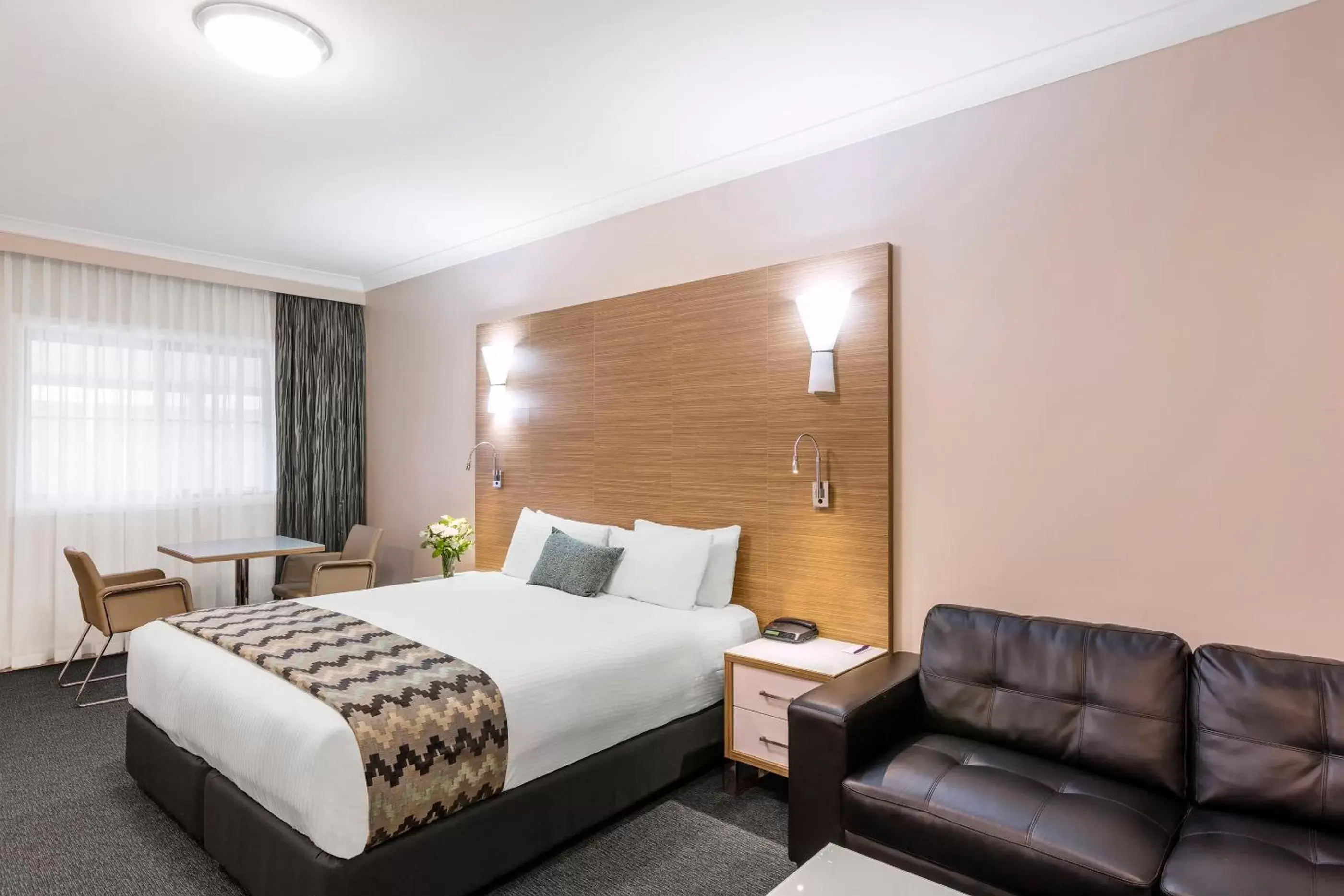 Bedroom in Mercure Goulburn