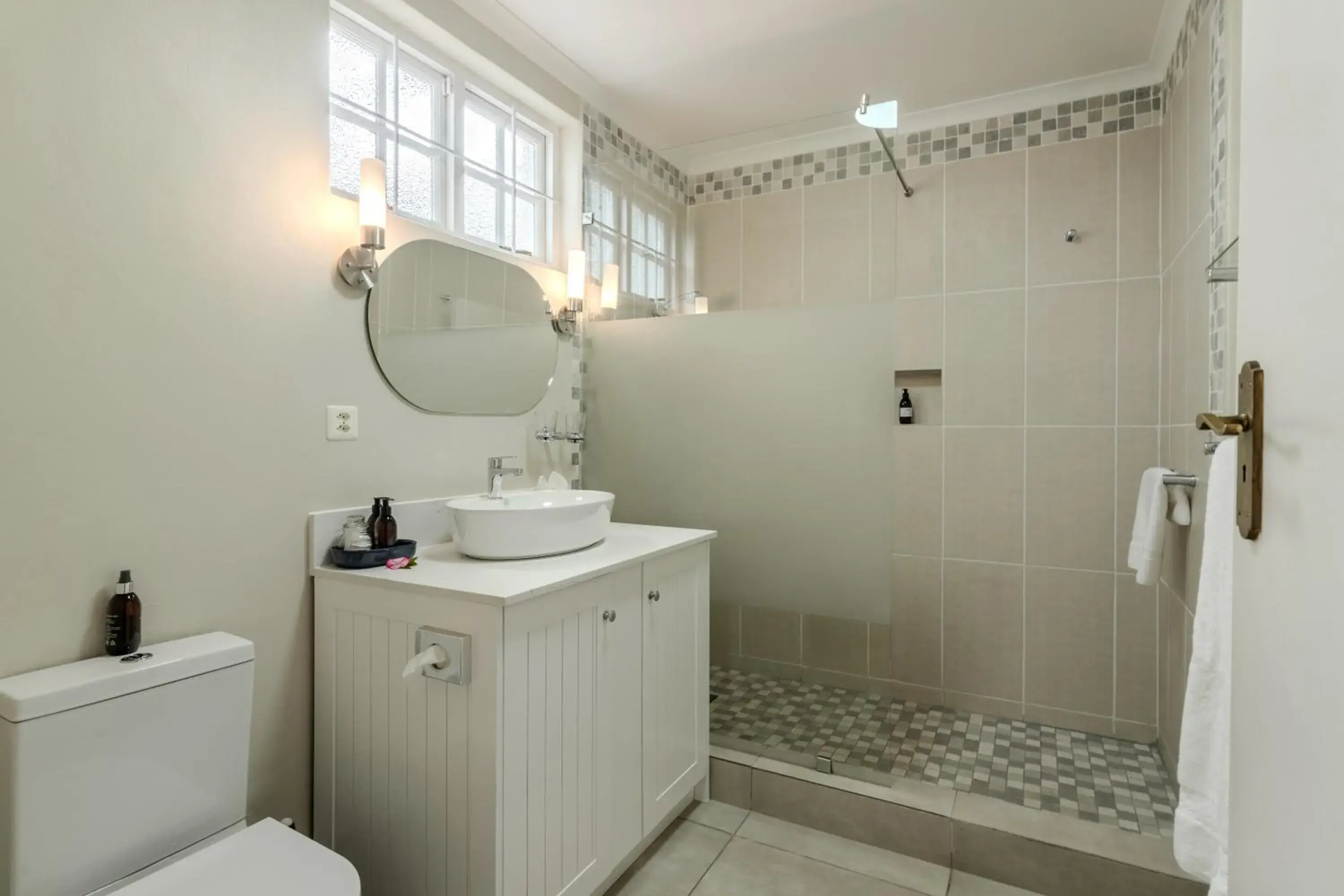 Bathroom in Eikendal Lodge