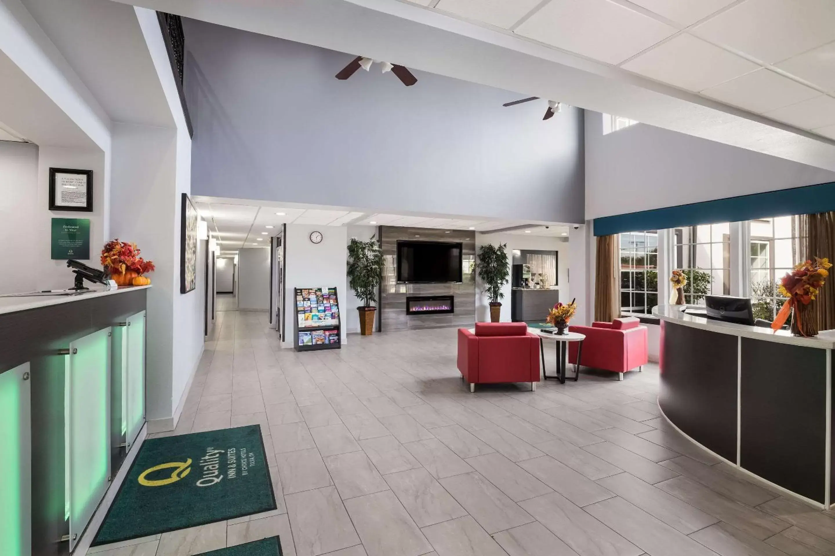 Lobby or reception, Lobby/Reception in Quality Suites I-44