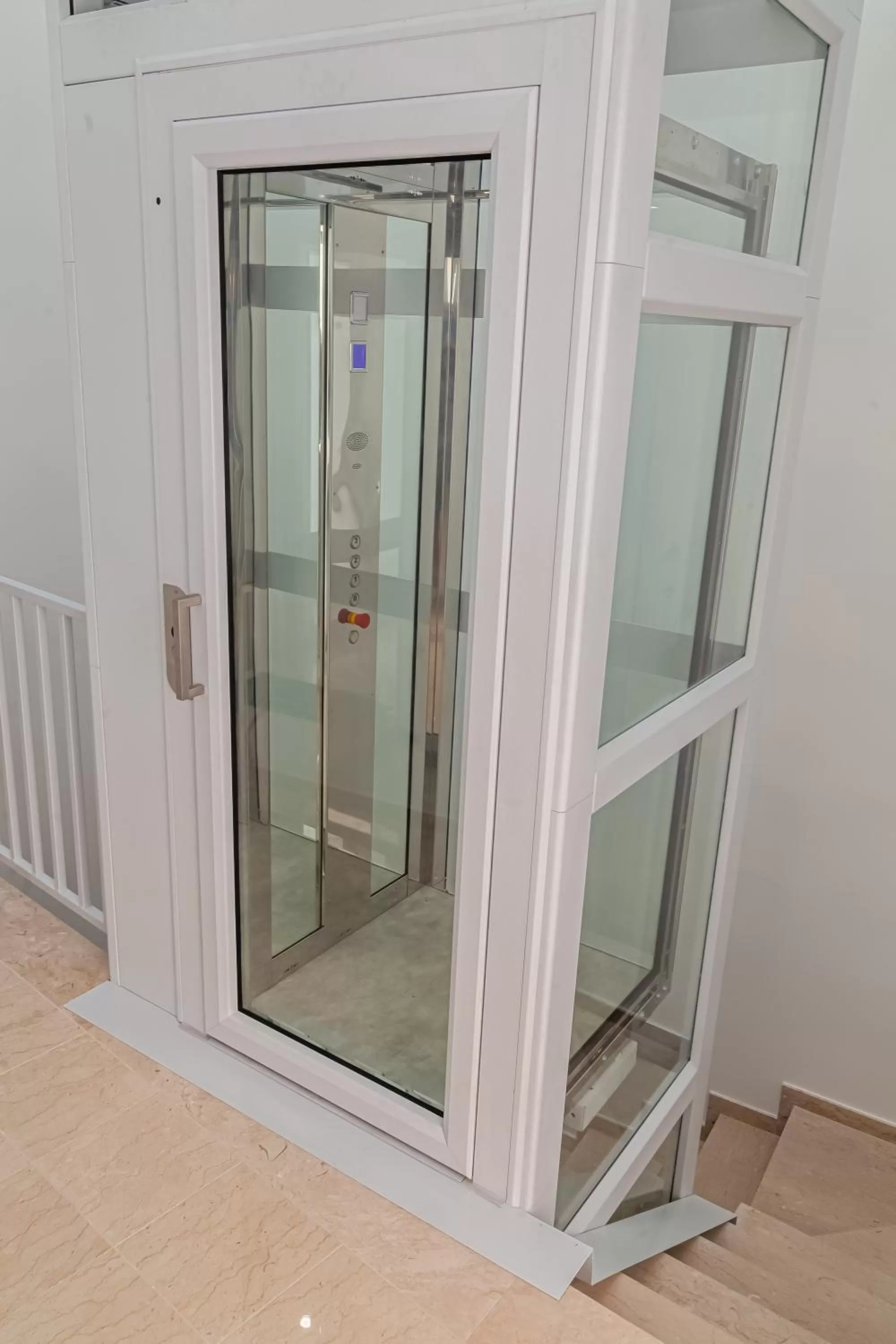 elevator, Bathroom in Isgrò Rooms