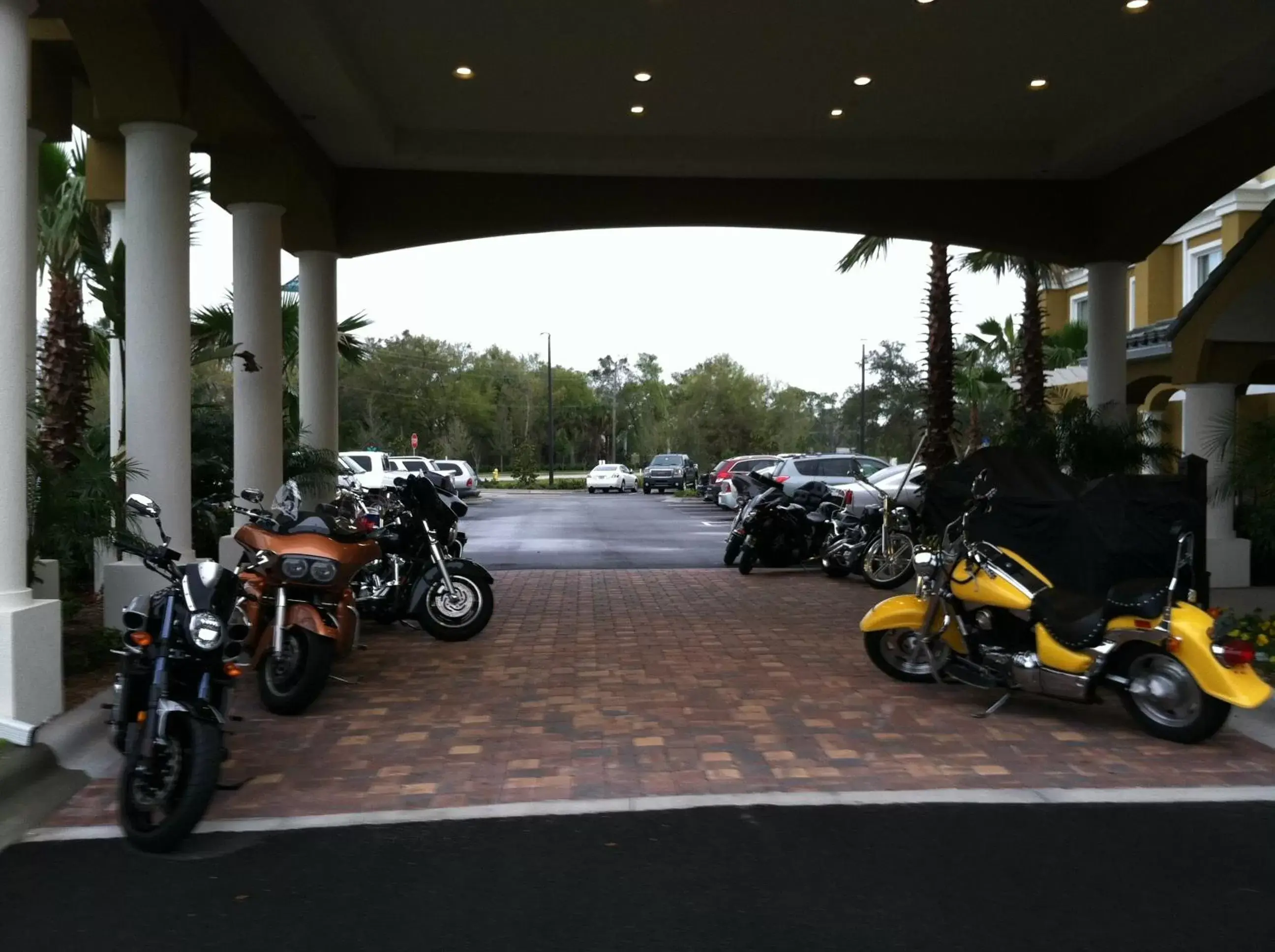 Facade/entrance in Country Inn & Suites by Radisson, Port Orange-Daytona, FL