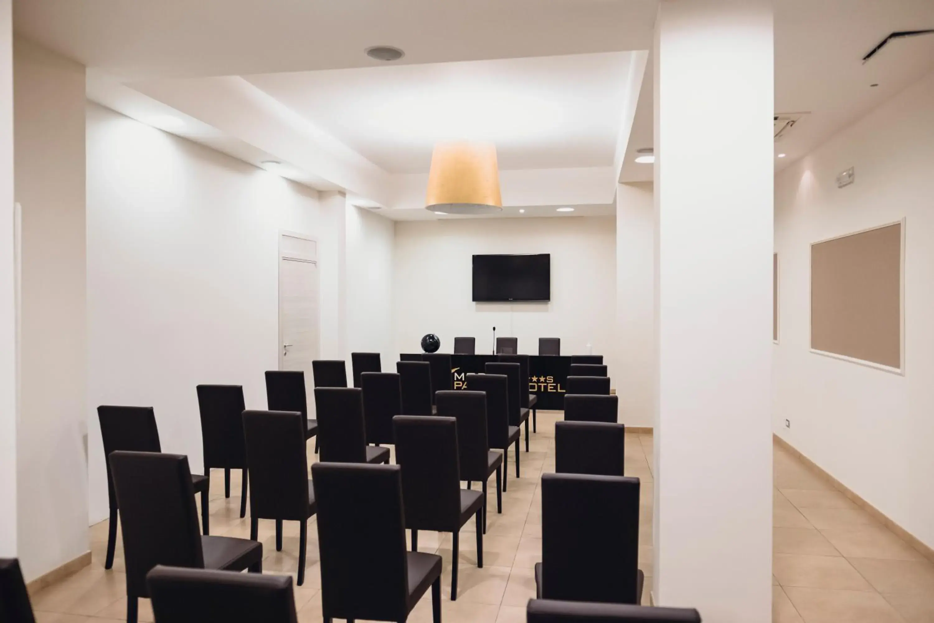Meeting/conference room in Modica Palace Hotel
