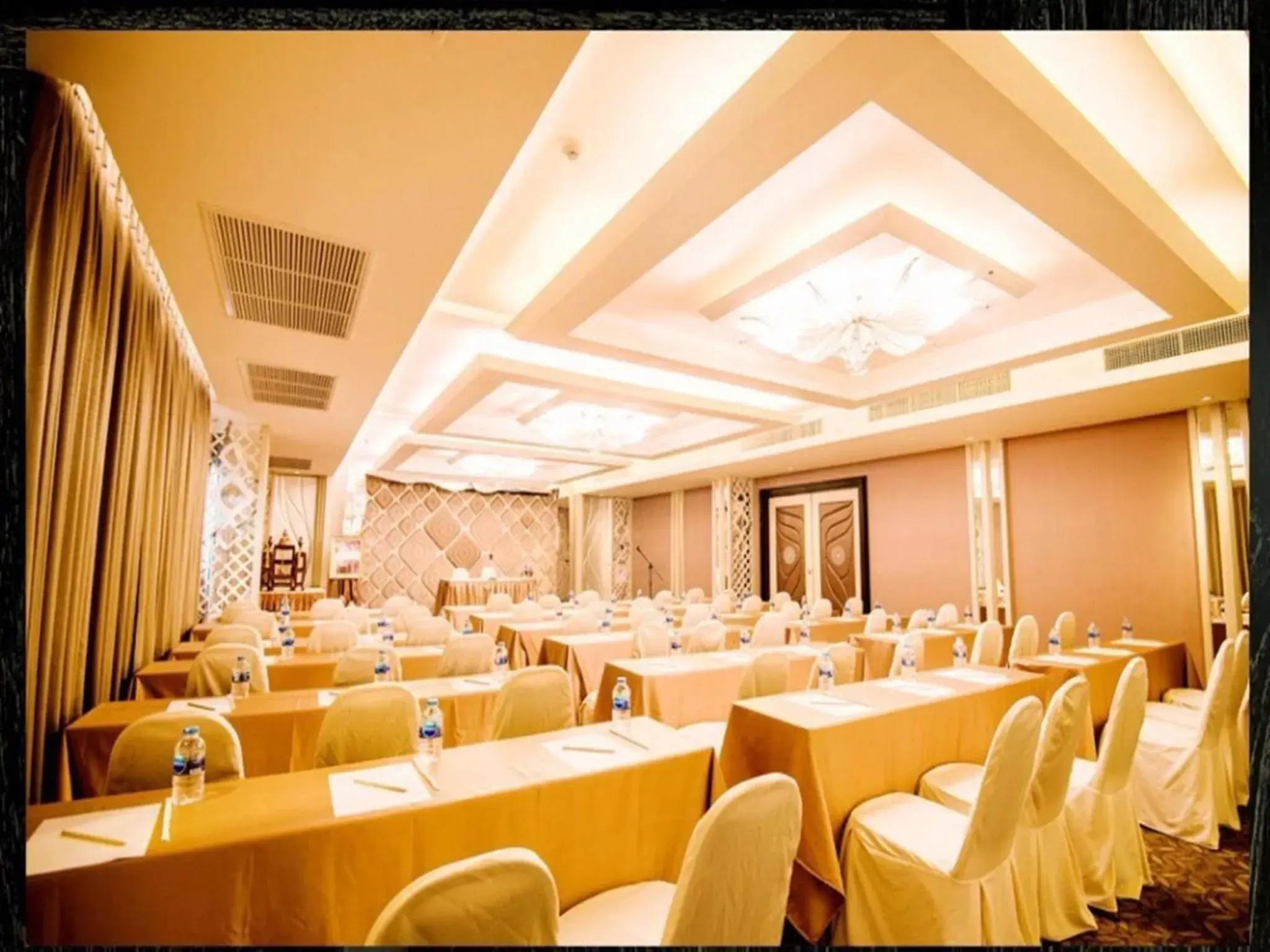 Karaoke, Banquet Facilities in Vassana Design Hotel