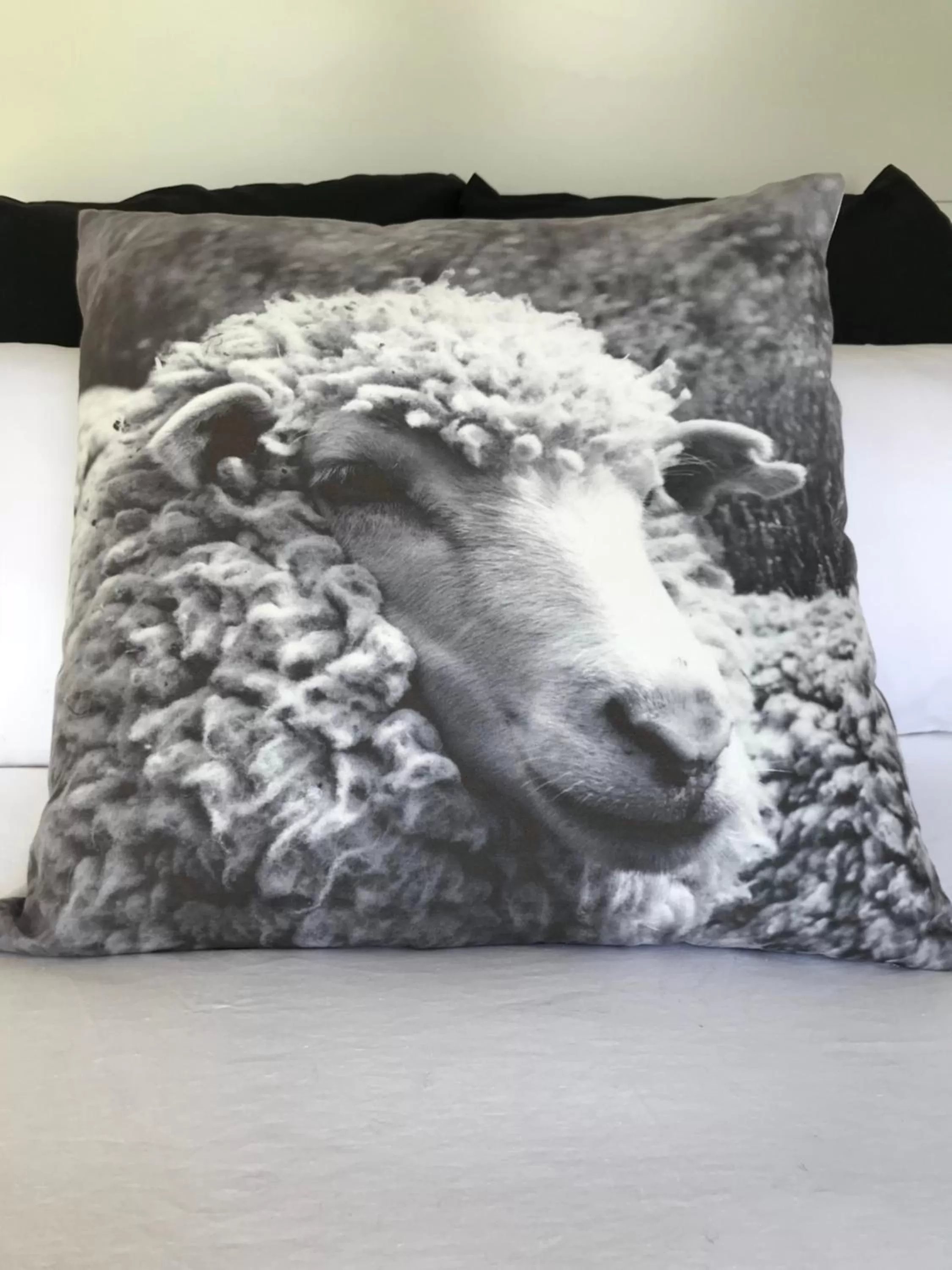 Decorative detail, Bed in 40 Winks