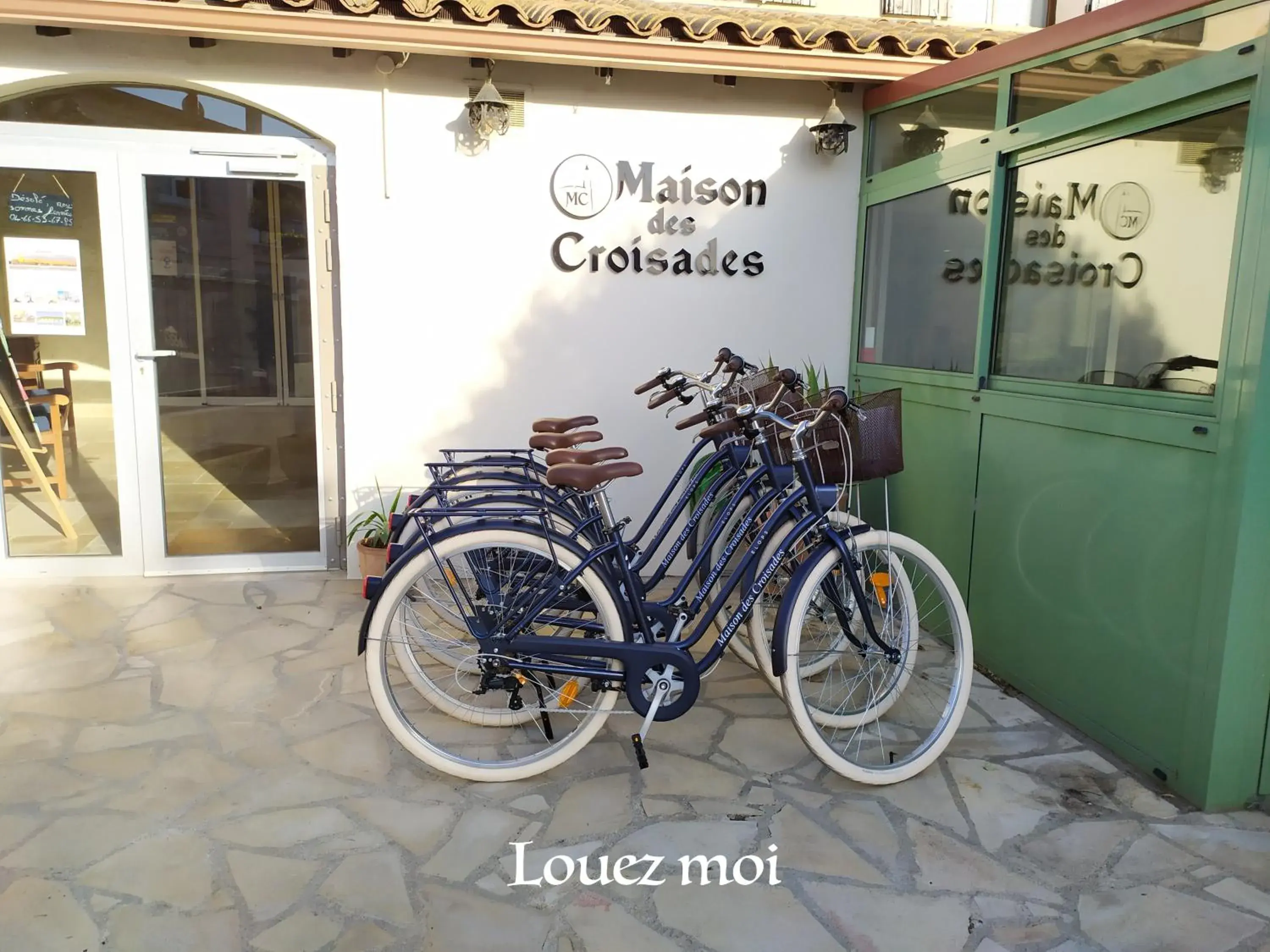 Cycling in Maison des Croisades