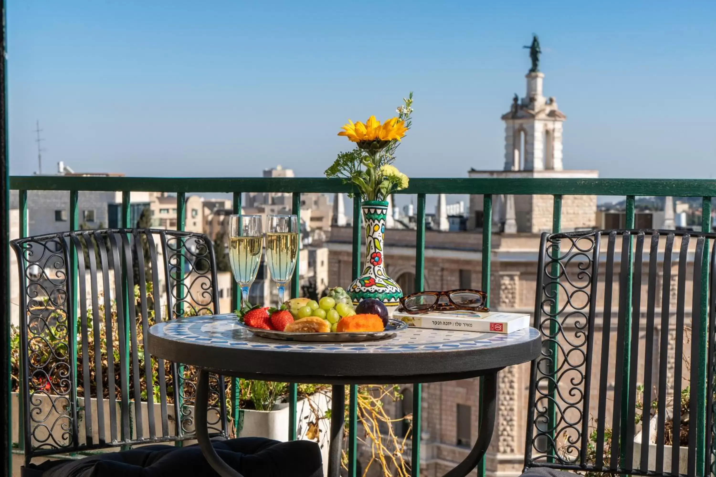 Balcony/Terrace in Prima Kings Hotel