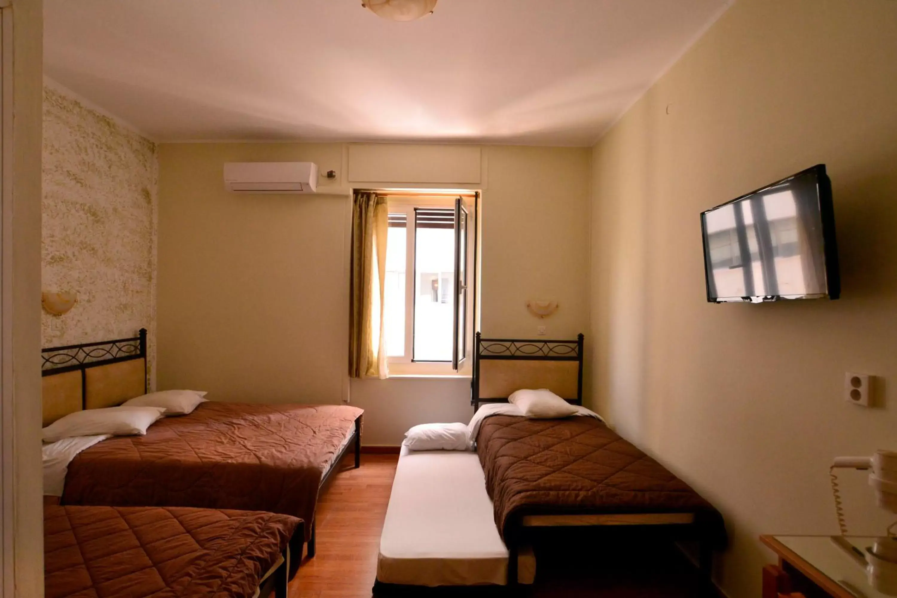 Day, Bed in Electra Hotel Piraeus