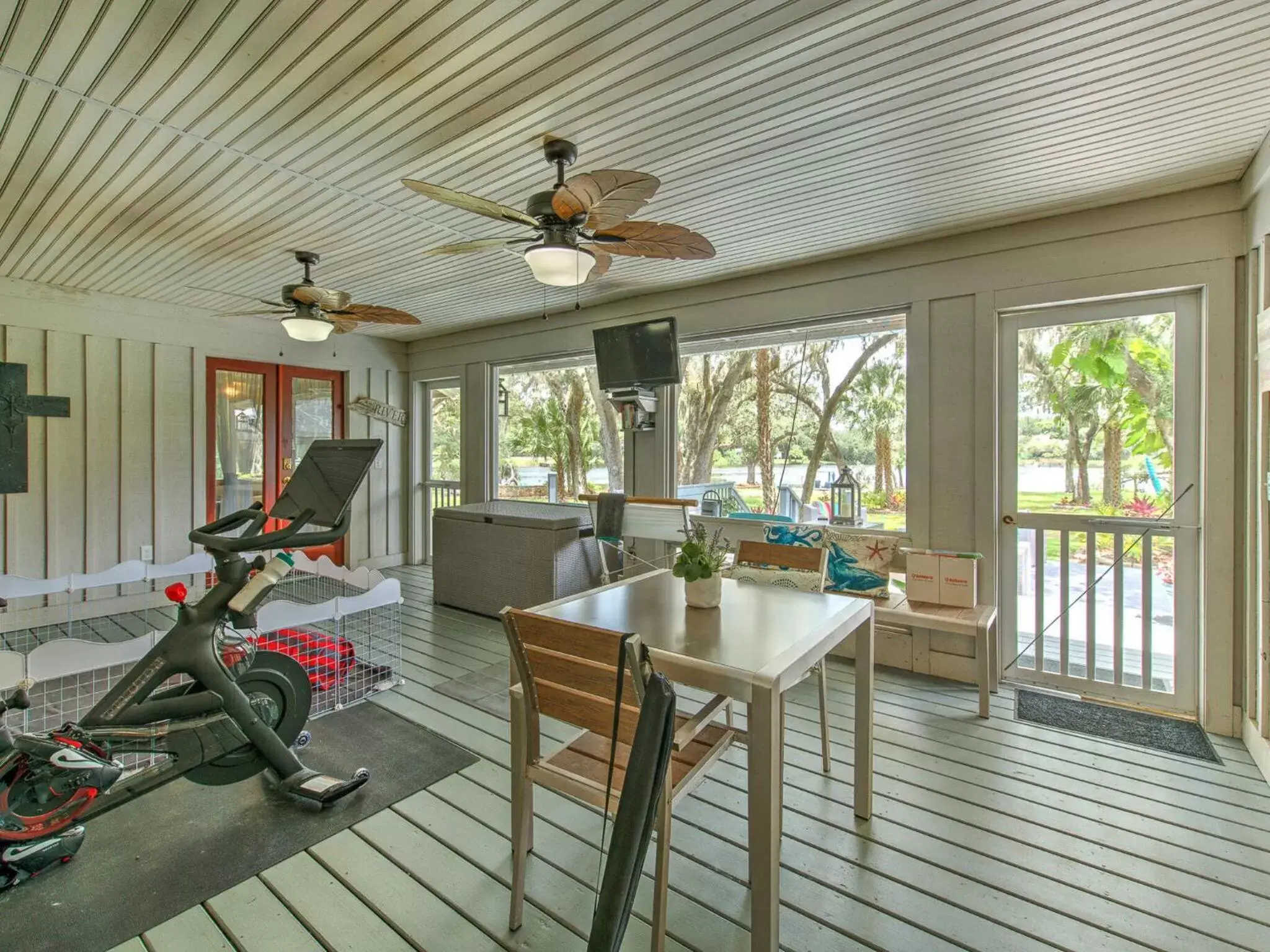 Patio in Riverbend Retreat - Fla.