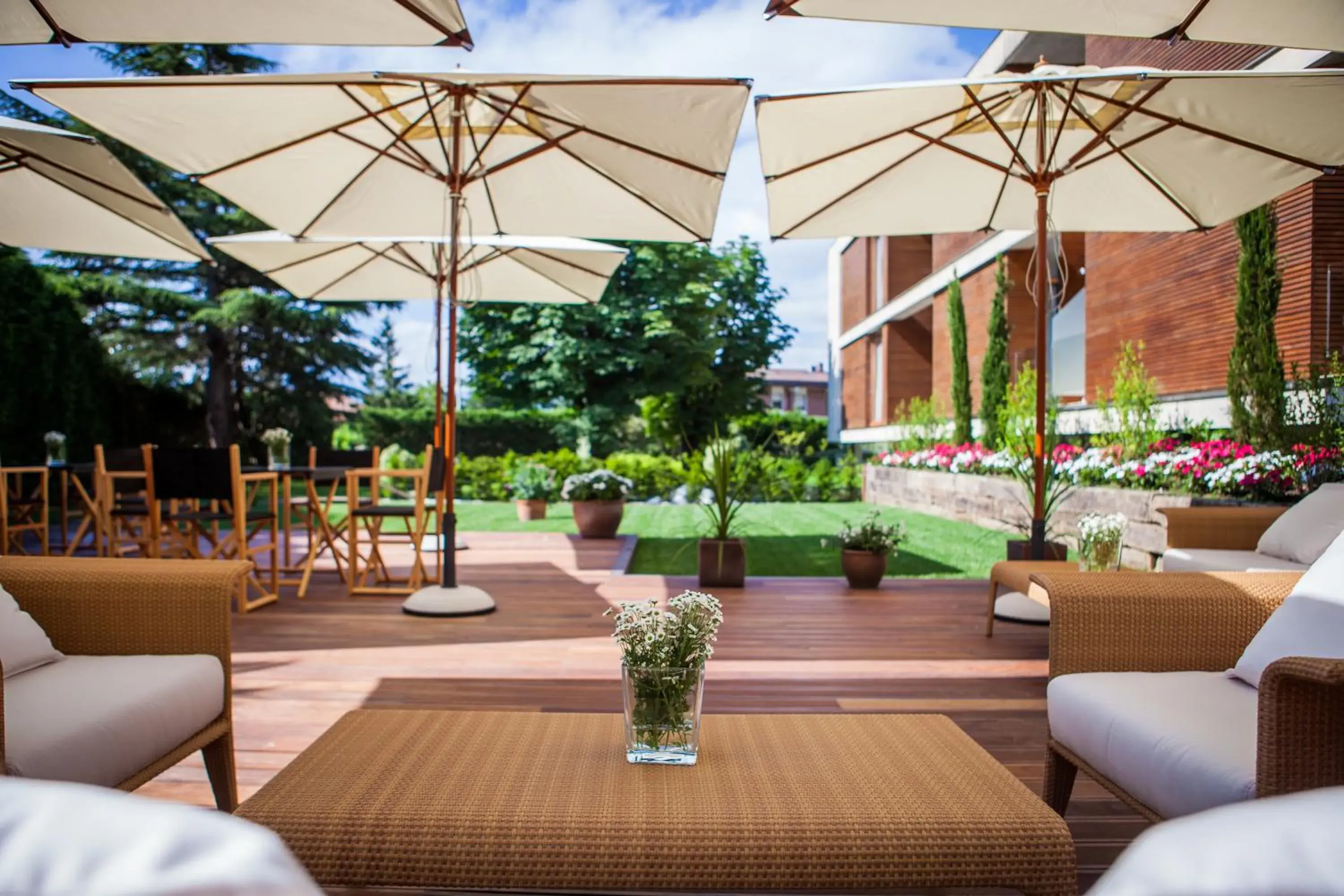 Patio, Restaurant/Places to Eat in Hotel Jaizkibel