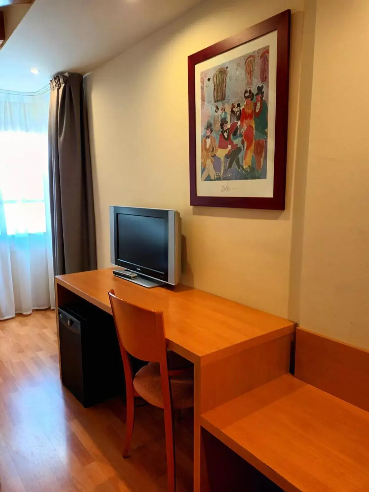 TV and multimedia, TV/Entertainment Center in Hotel Estel