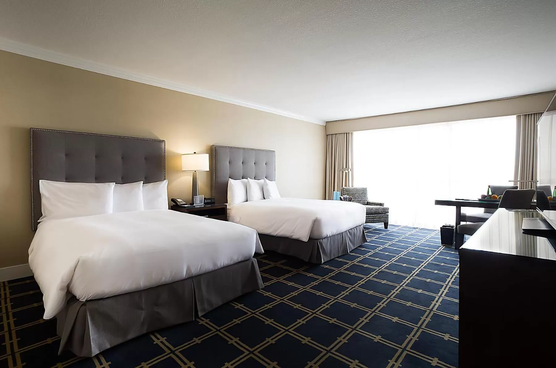 Photo of the whole room, Bed in Grand Hotel