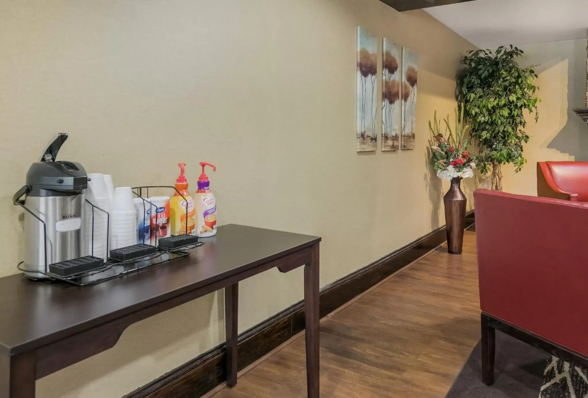 Lobby or reception in Red Roof Inn & Suites Knoxville East