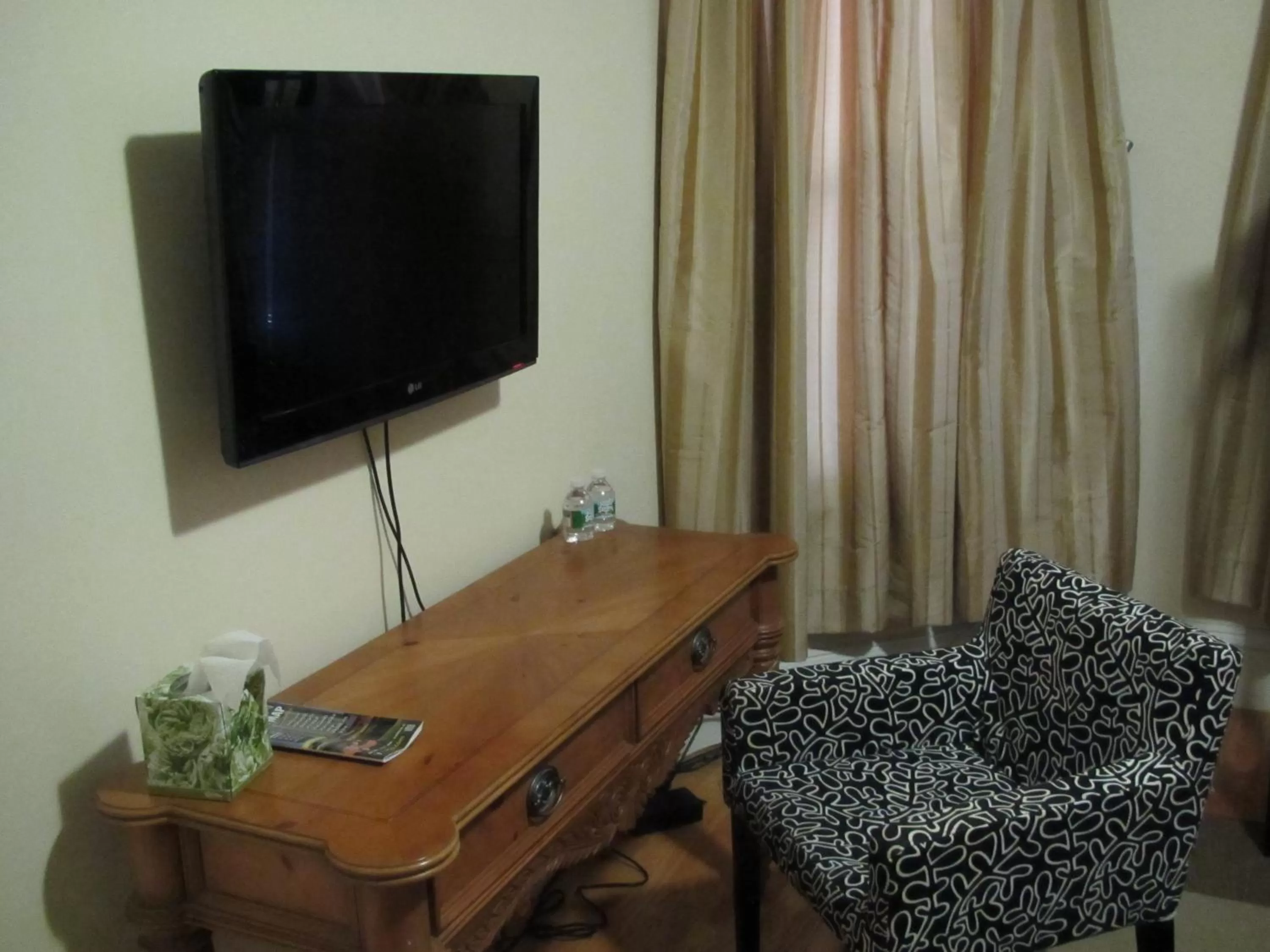 TV/Entertainment Center in Bowers House Bed and Breakfast