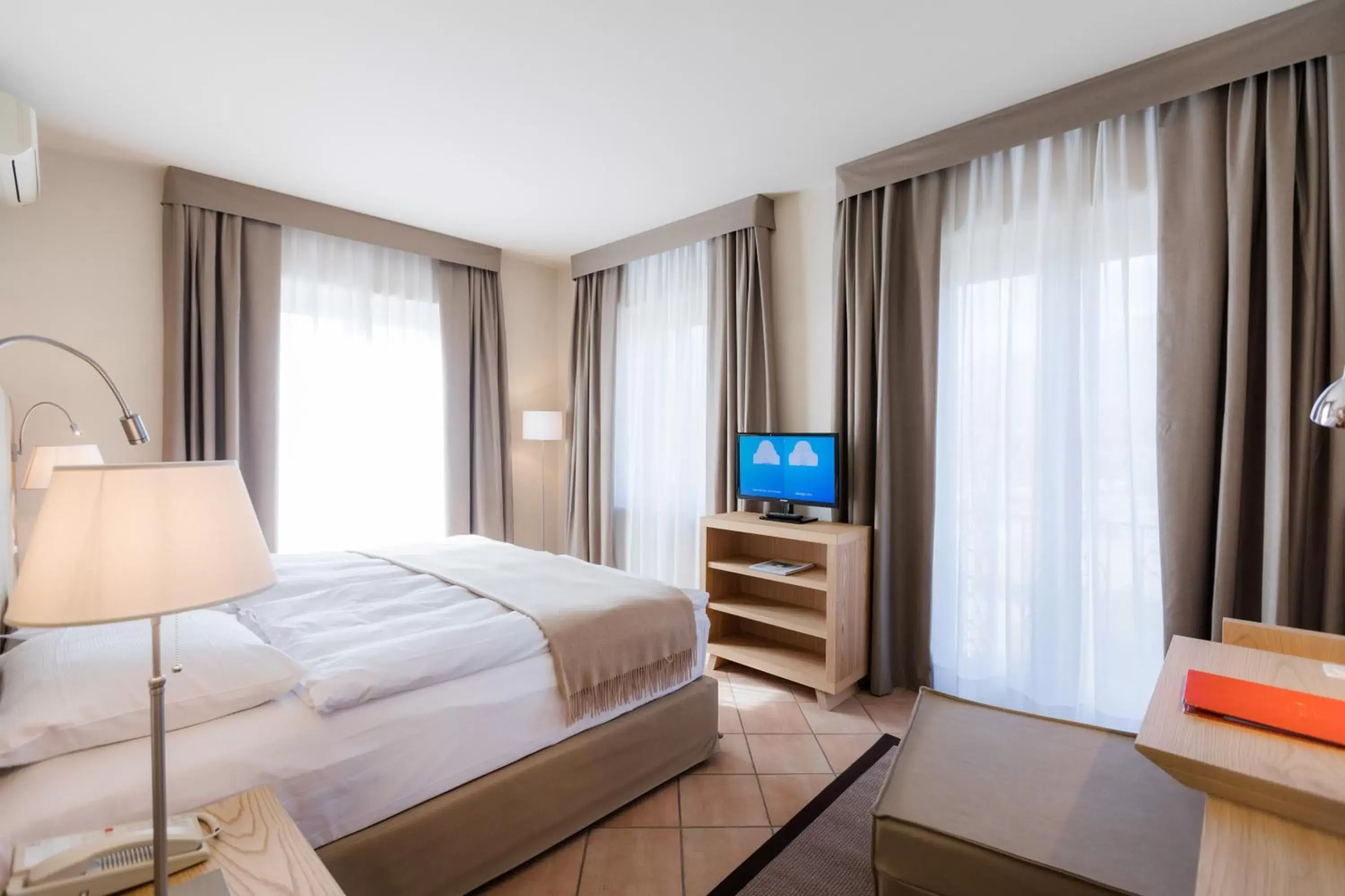 Classic Double Room with Spa Access in Parkhotel Delta, Wellbeing Resort Classic Double Room with Spa Access in Parkhotel Delta, Wellbeing Resort