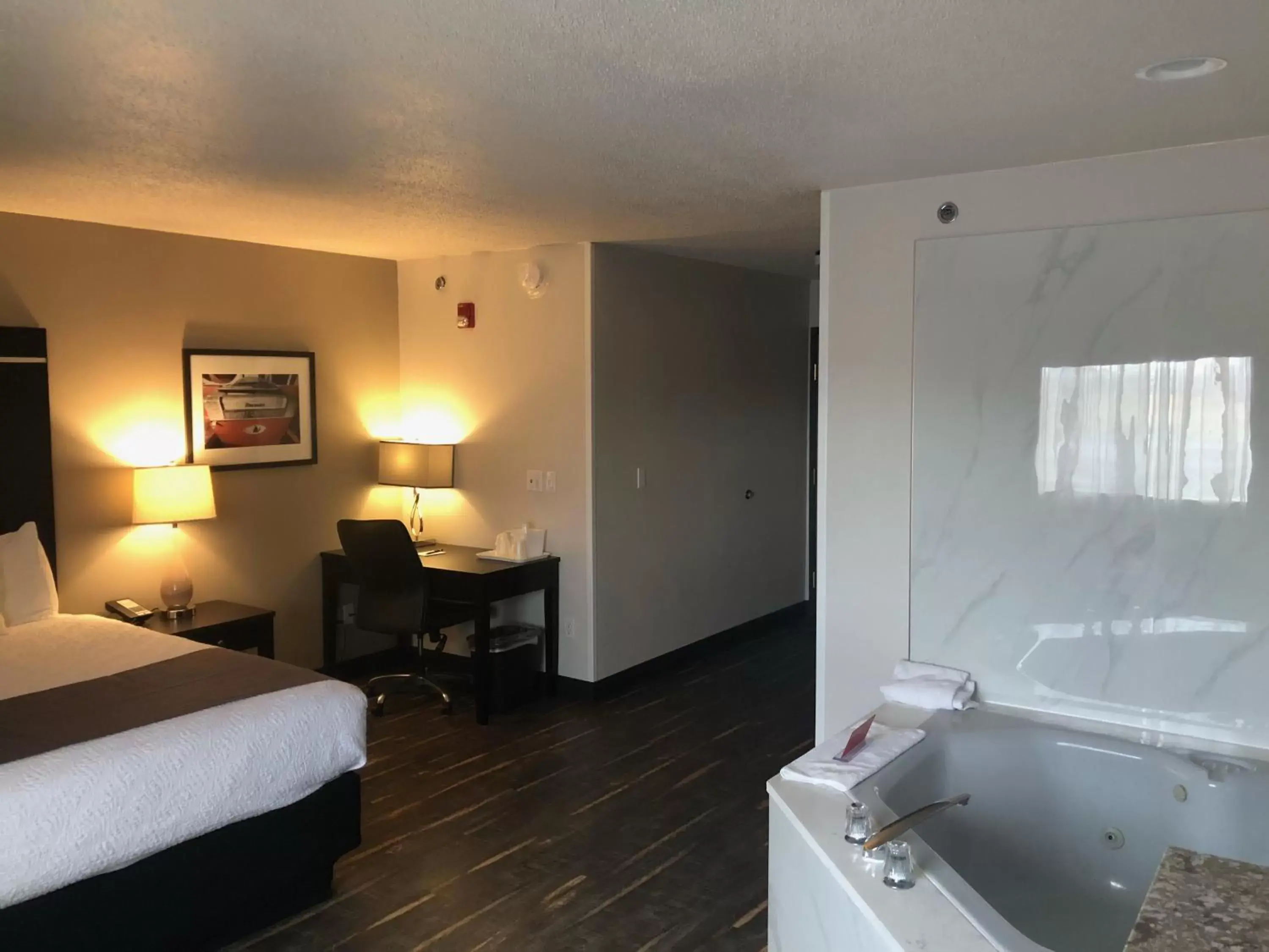 Photo of the whole room, Bed in Ten Pin Inn & Suites Photo of the whole room, Bed in Ten Pin Inn & Suites