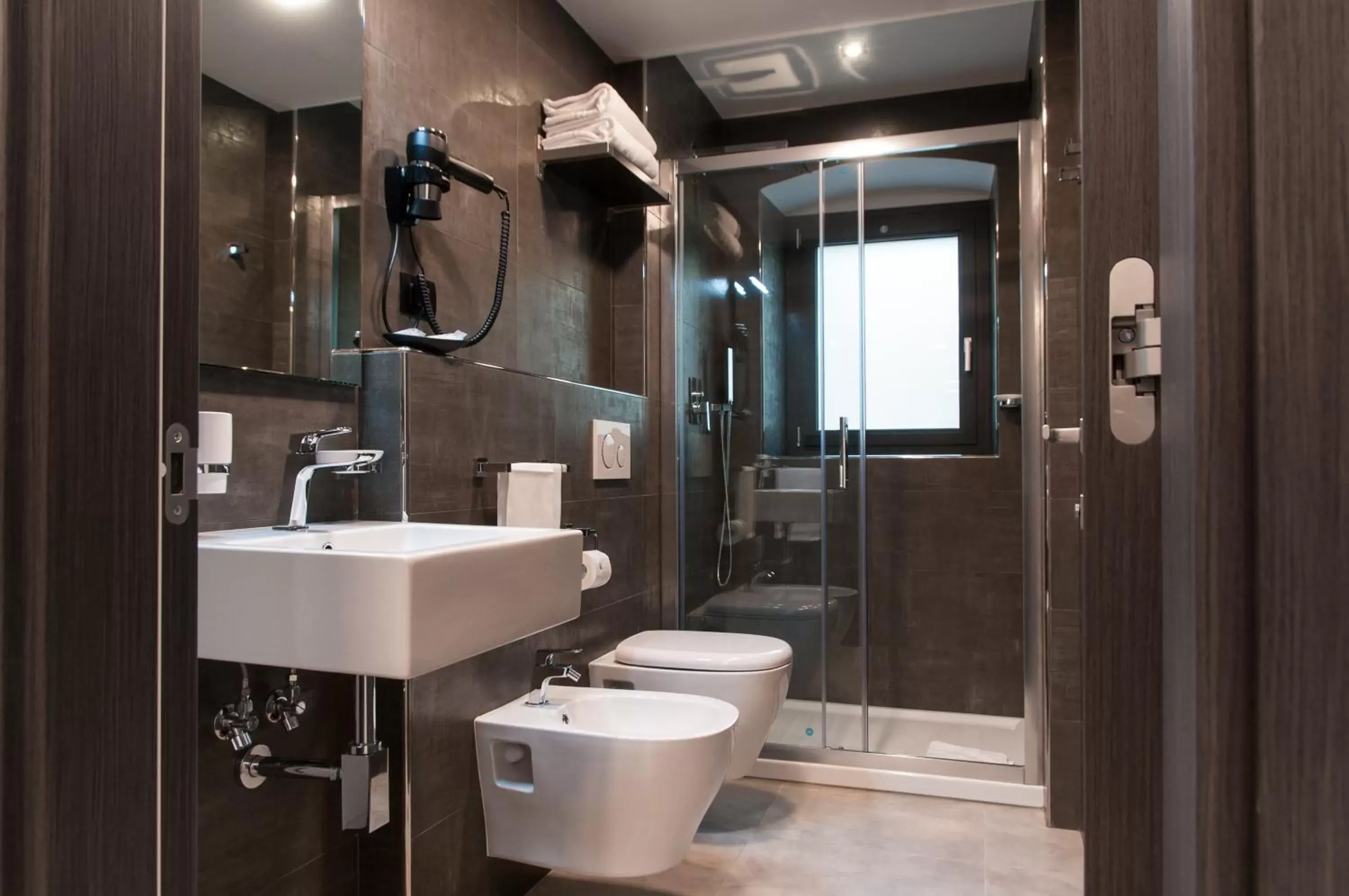 Shower, Bathroom in Residence Hotel Moderno