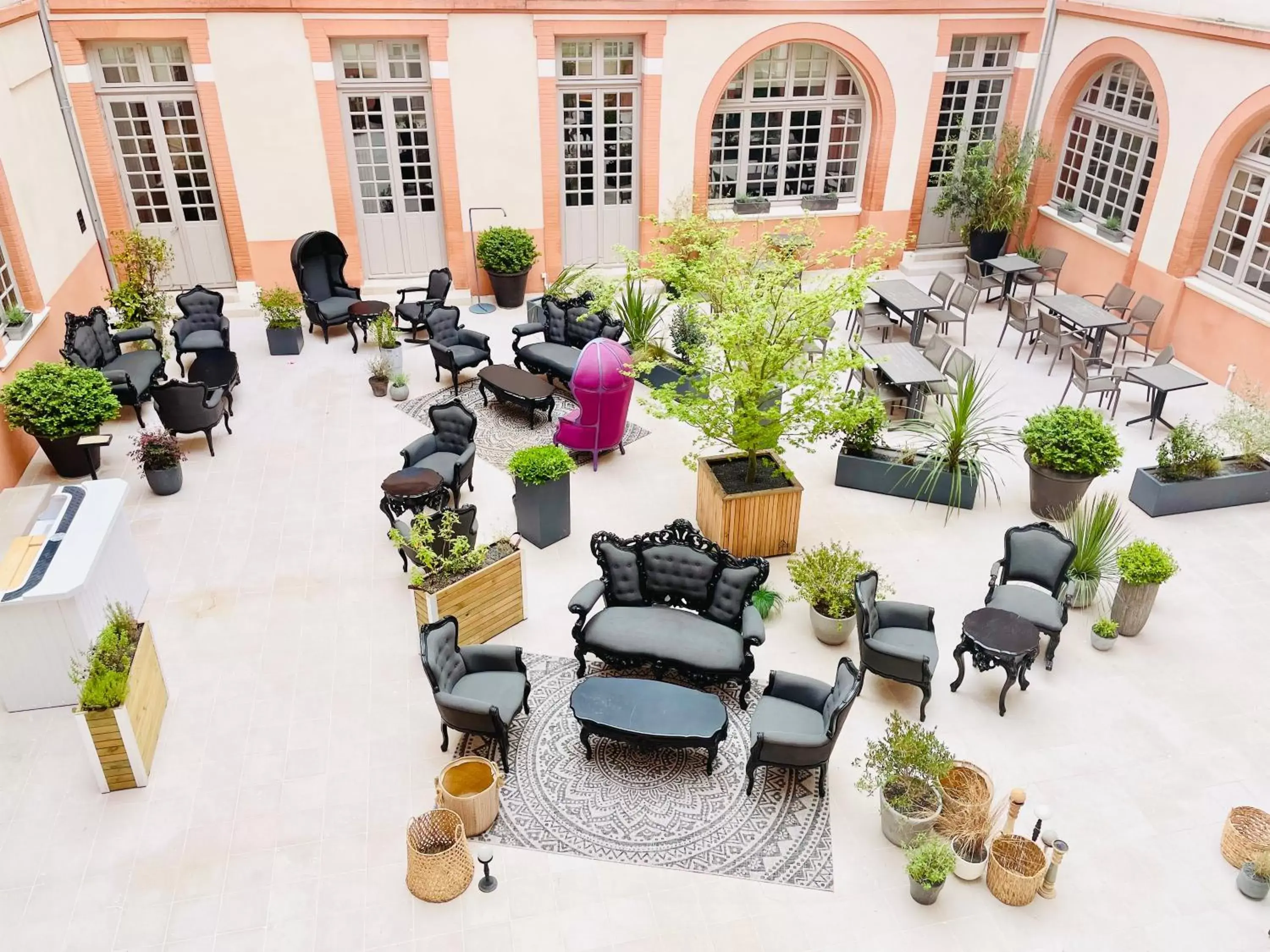 Patio in La Cour des Consuls Hotel and Spa Toulouse - MGallery