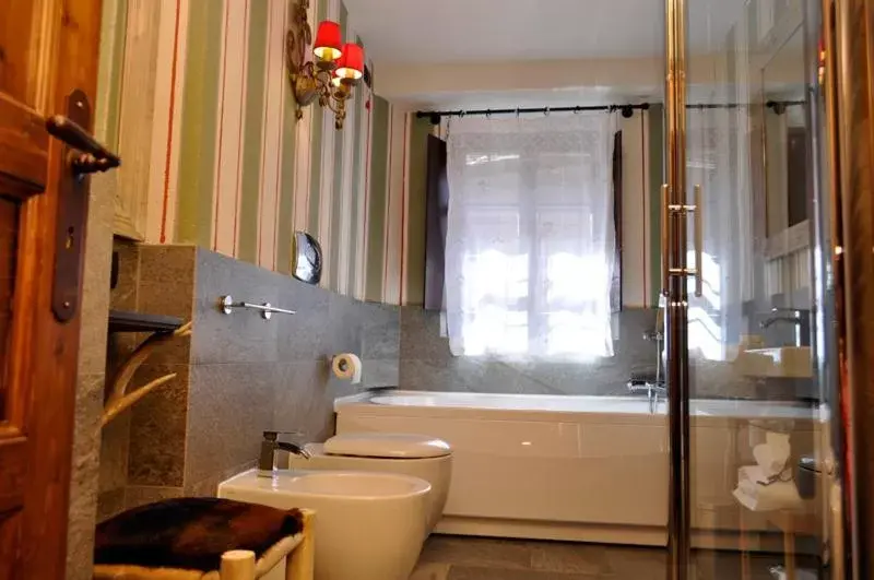 Bathroom in Locanda La Brenva - Estella Hotel Collection