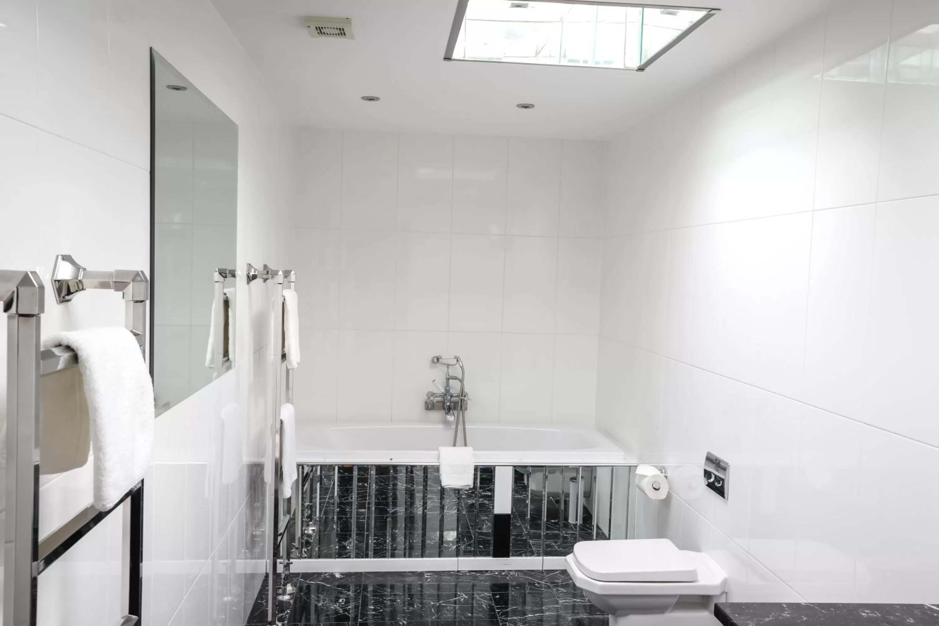 Toilet in Suncliff Hotel - OCEANA COLLECTION