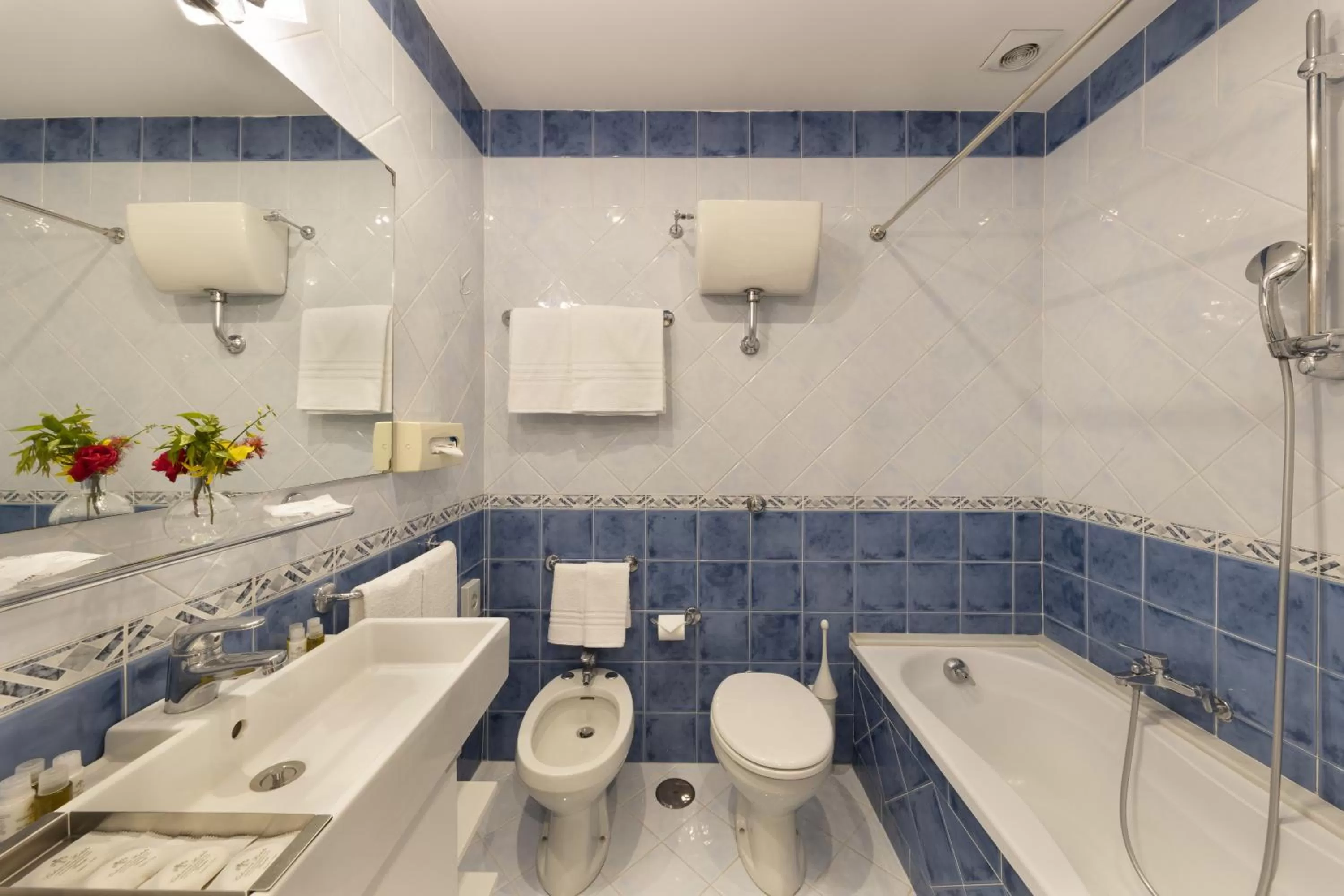 Classic Quadruple Room in Hotel Central Wellness