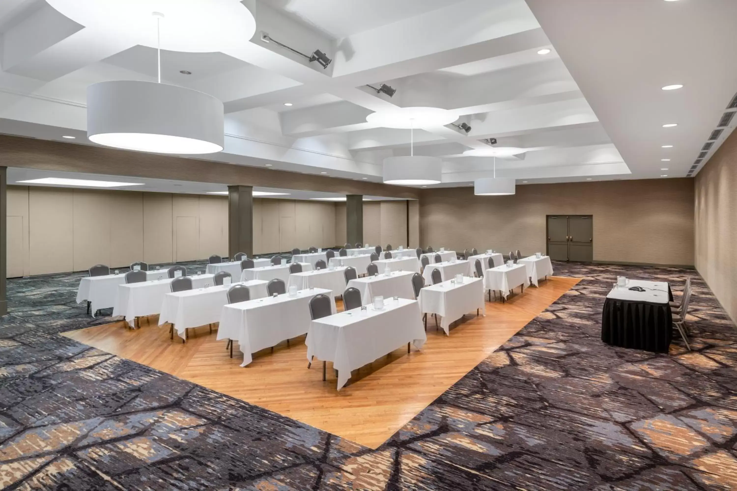 Banquet/Function facilities in Holiday Inn & Suites Pittsfield-Berkshires, an IHG Hotel