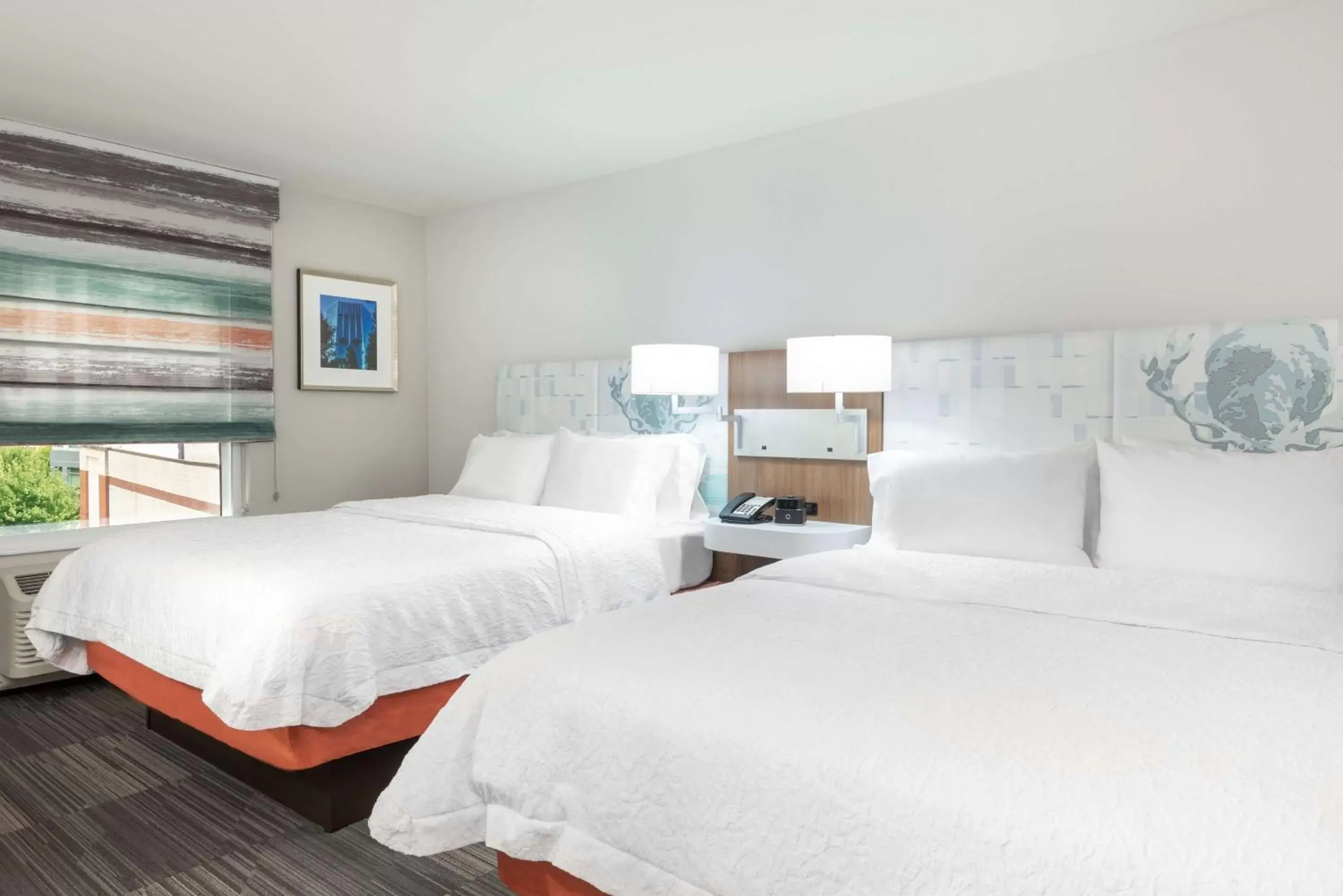 Bed in Hampton Inn & Suites Atlanta Buckhead Place