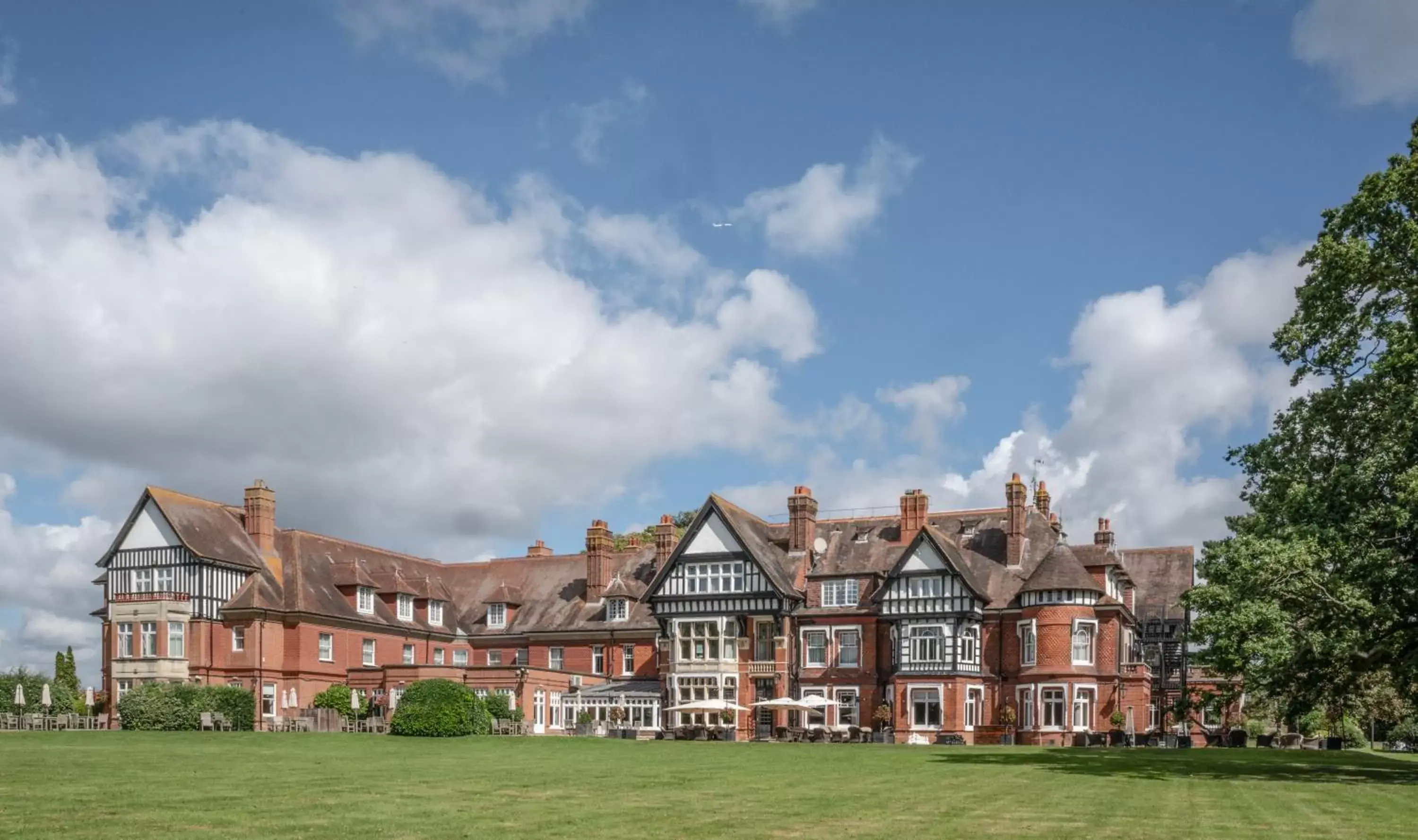 Property Building in Woodlands Park Hotel