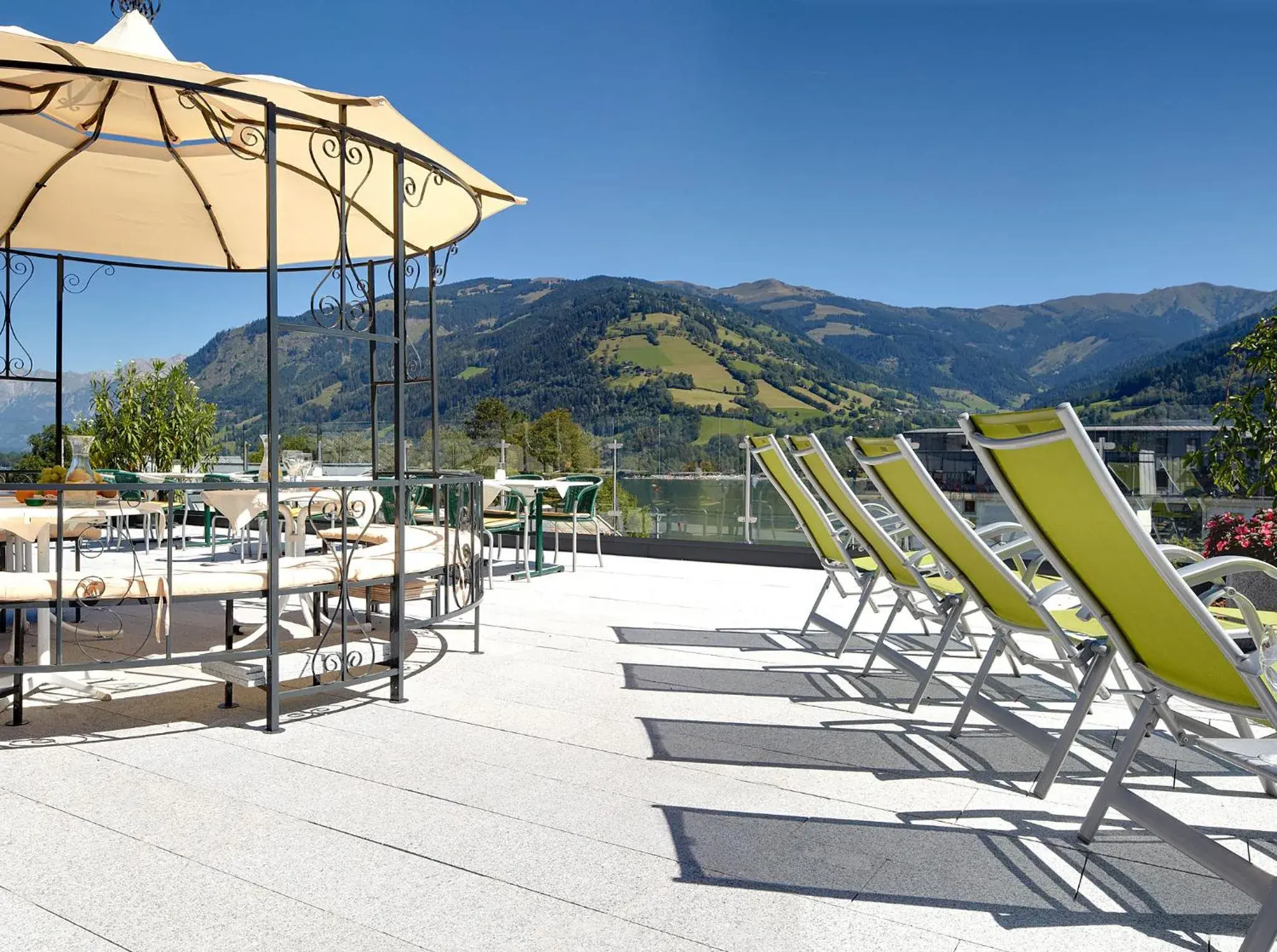 Property building in Hotel Fischerwirt Zell am See