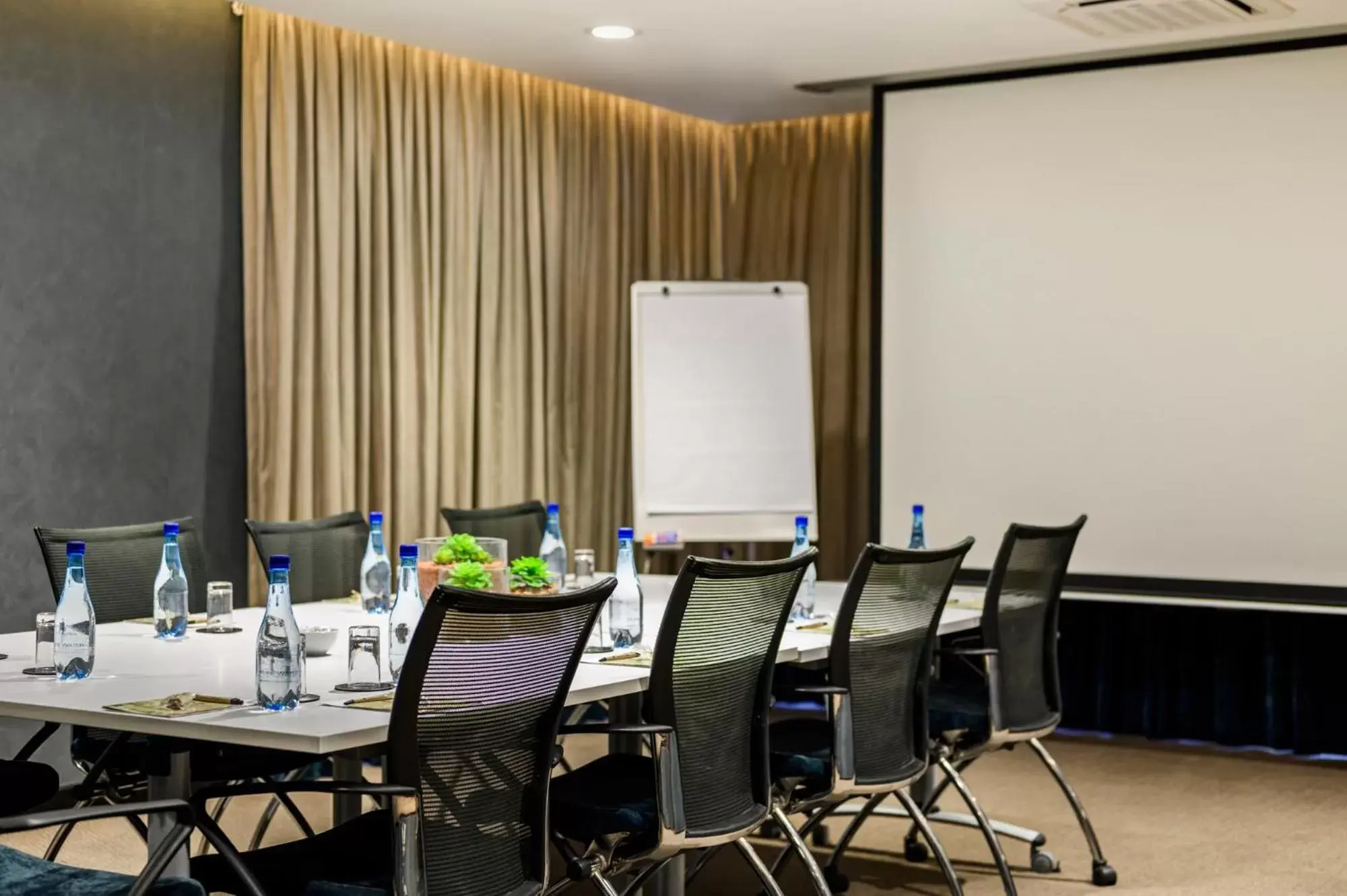 Meeting/conference room in Paxton Hotel