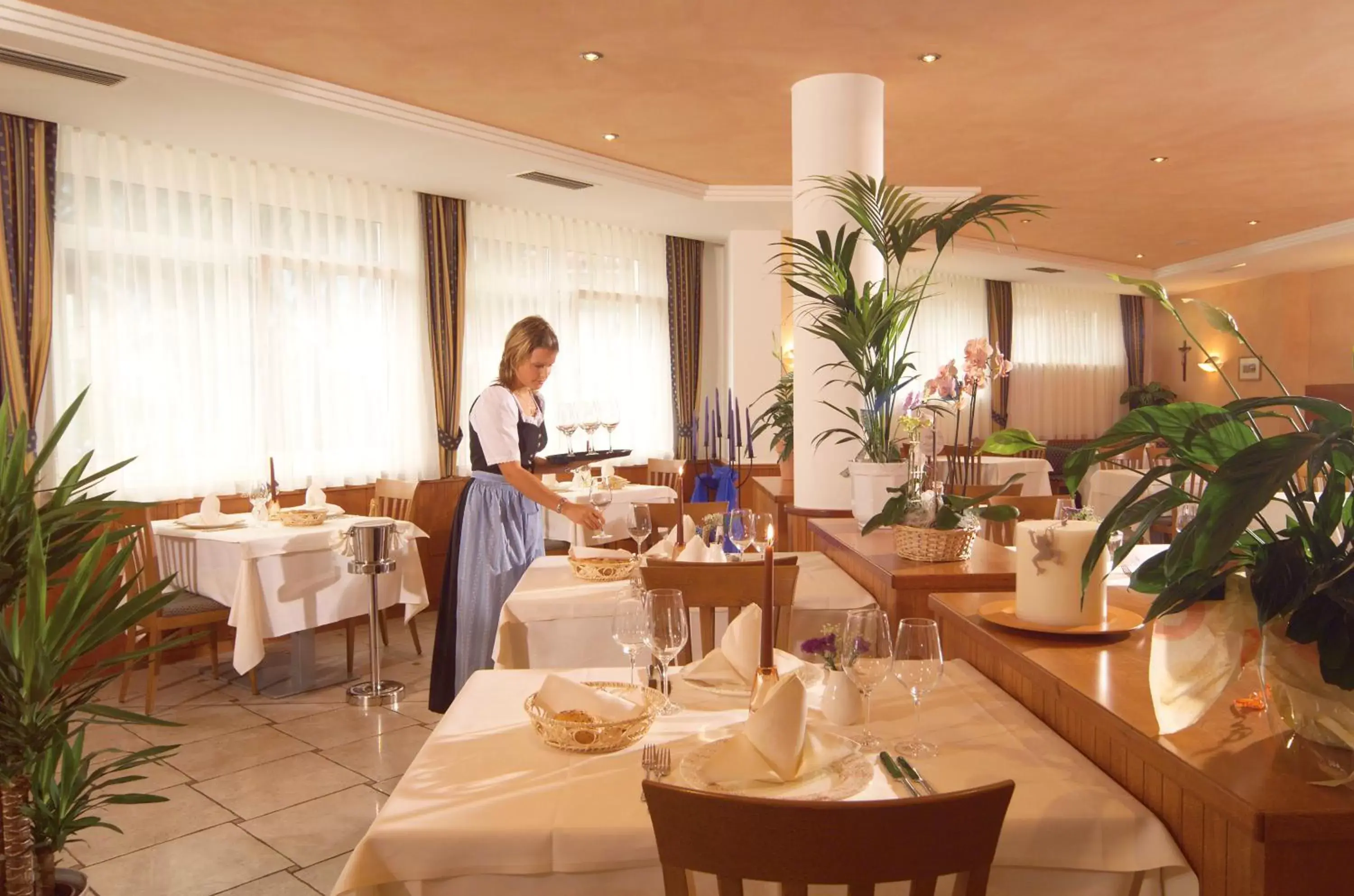 Staff, Restaurant/Places to Eat in Hotel Tannerhof