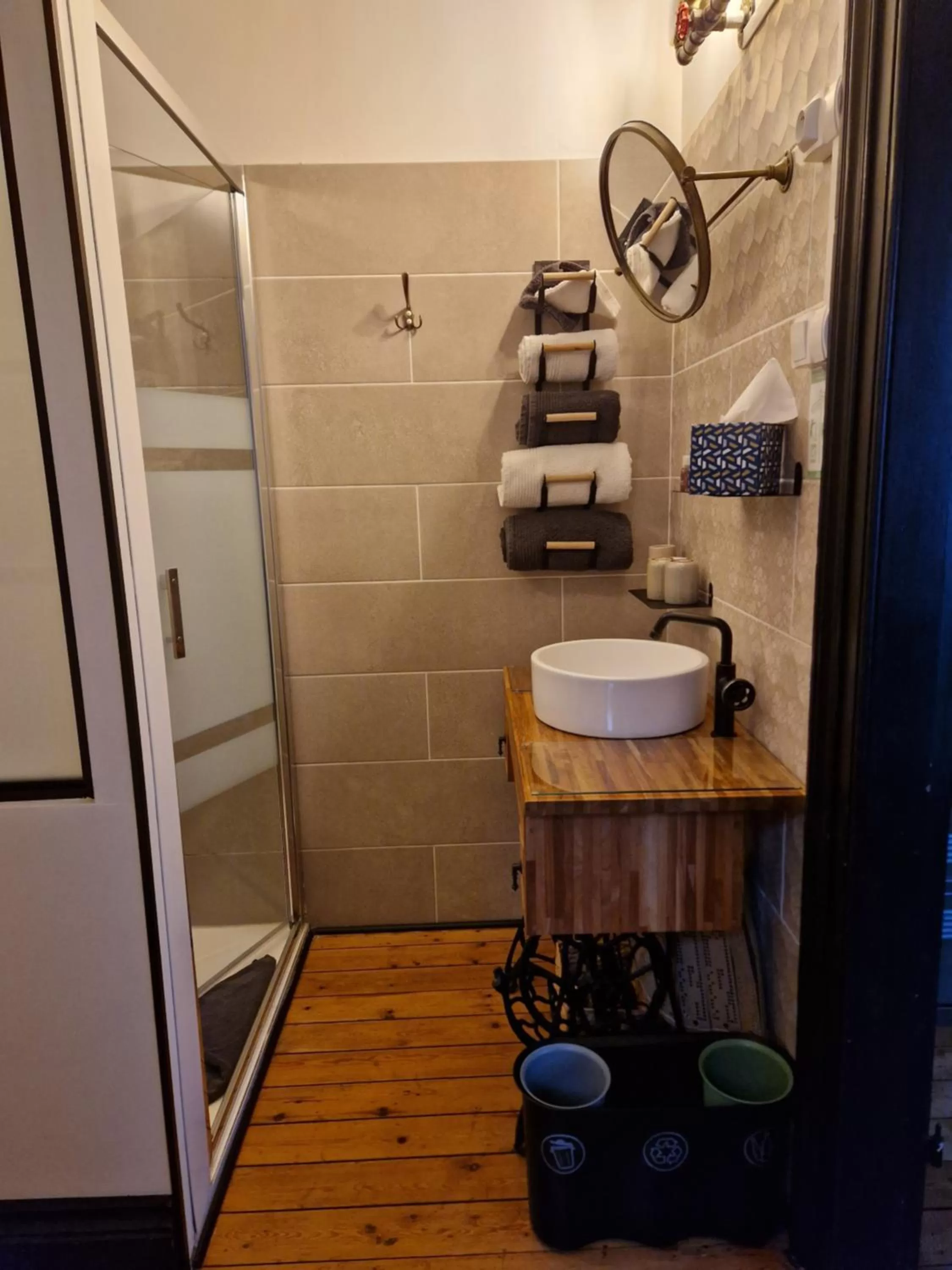 Shower in B & B Les Secrets des Loges