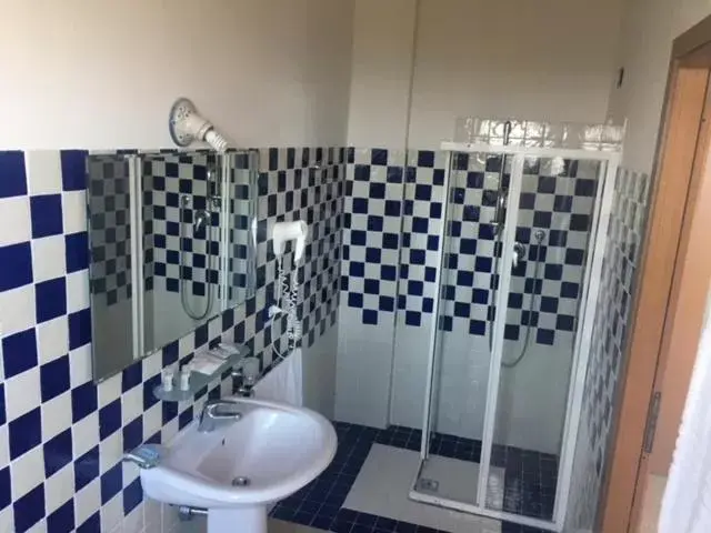 Bathroom in Bellamarina