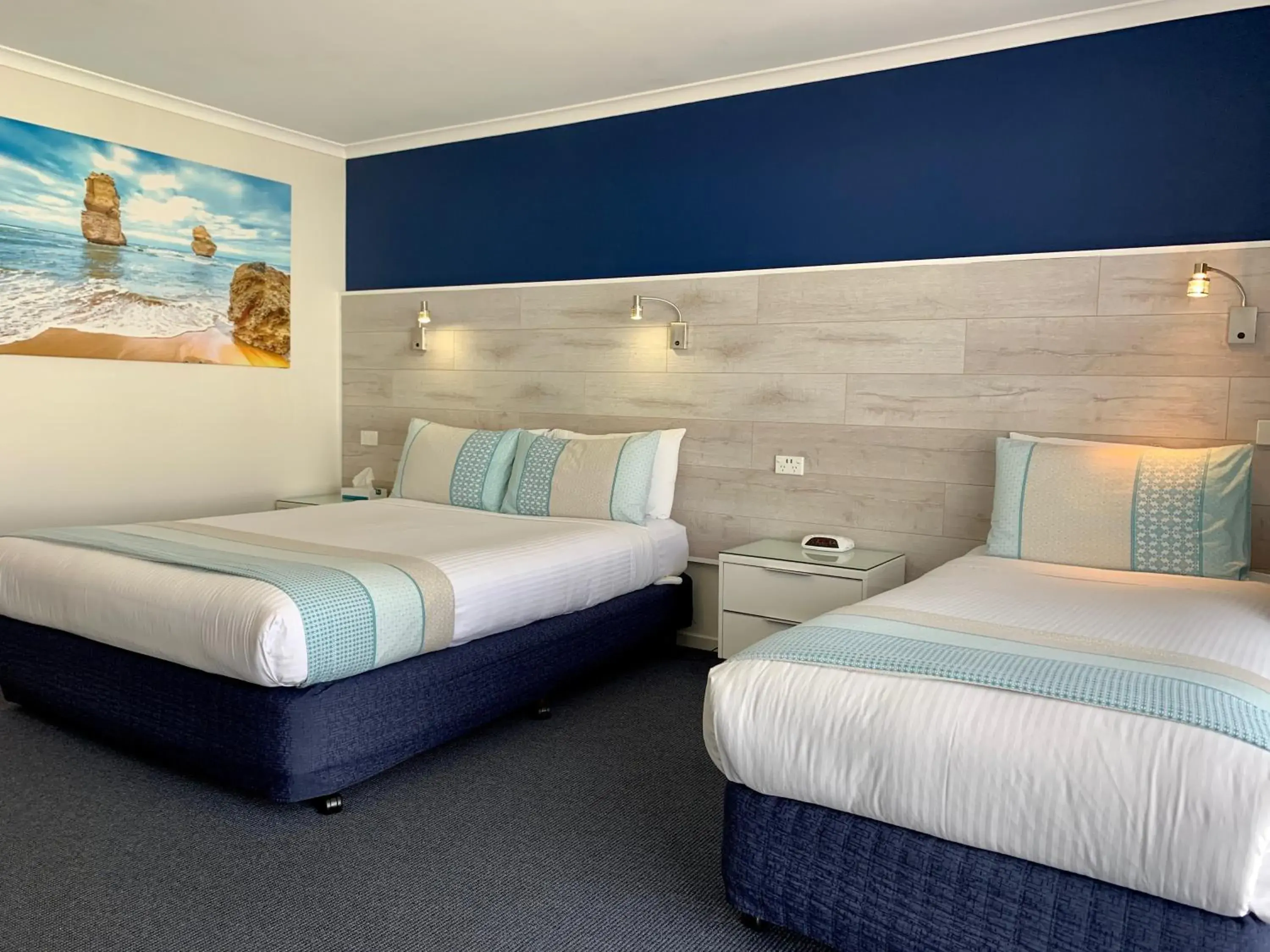 Bedroom, Bed in Apollo Bay Waterfront Motor Inn