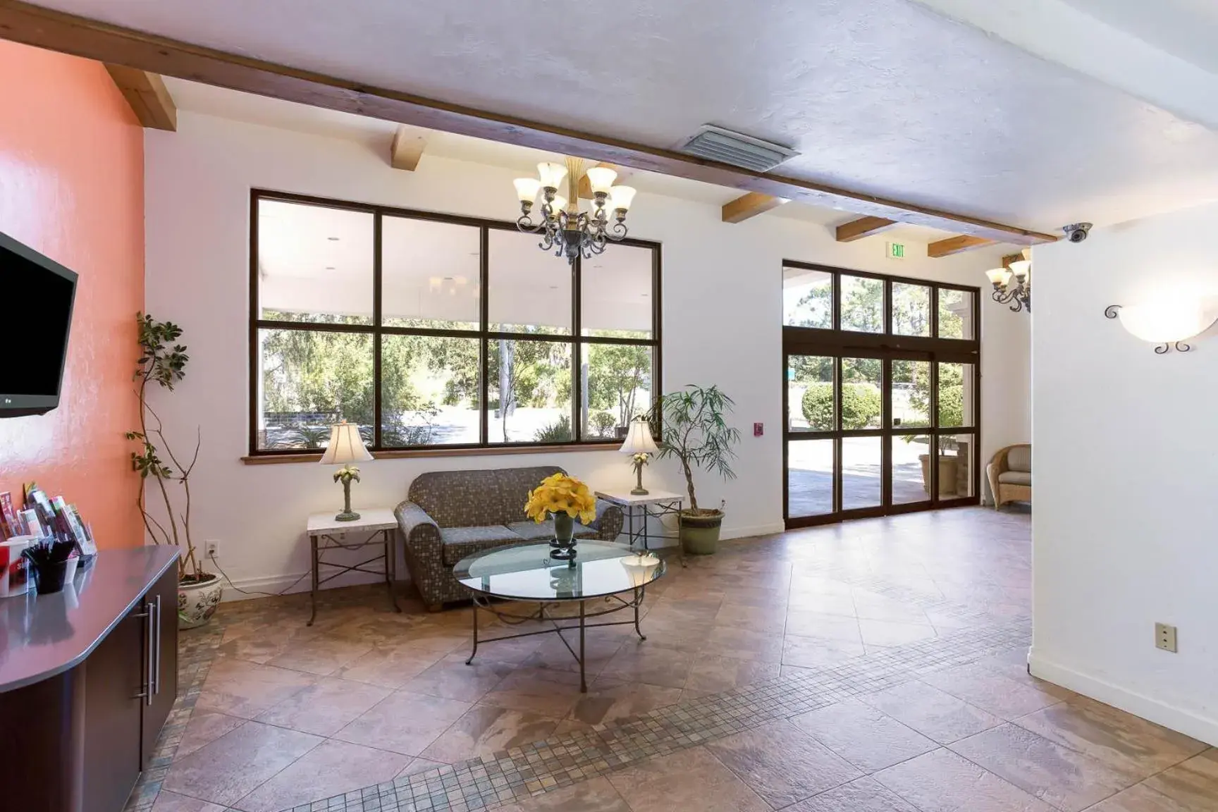 Lobby or reception in Studio 6 Gainesville, Fl Lobby or reception in Studio 6 Gainesville, Fl