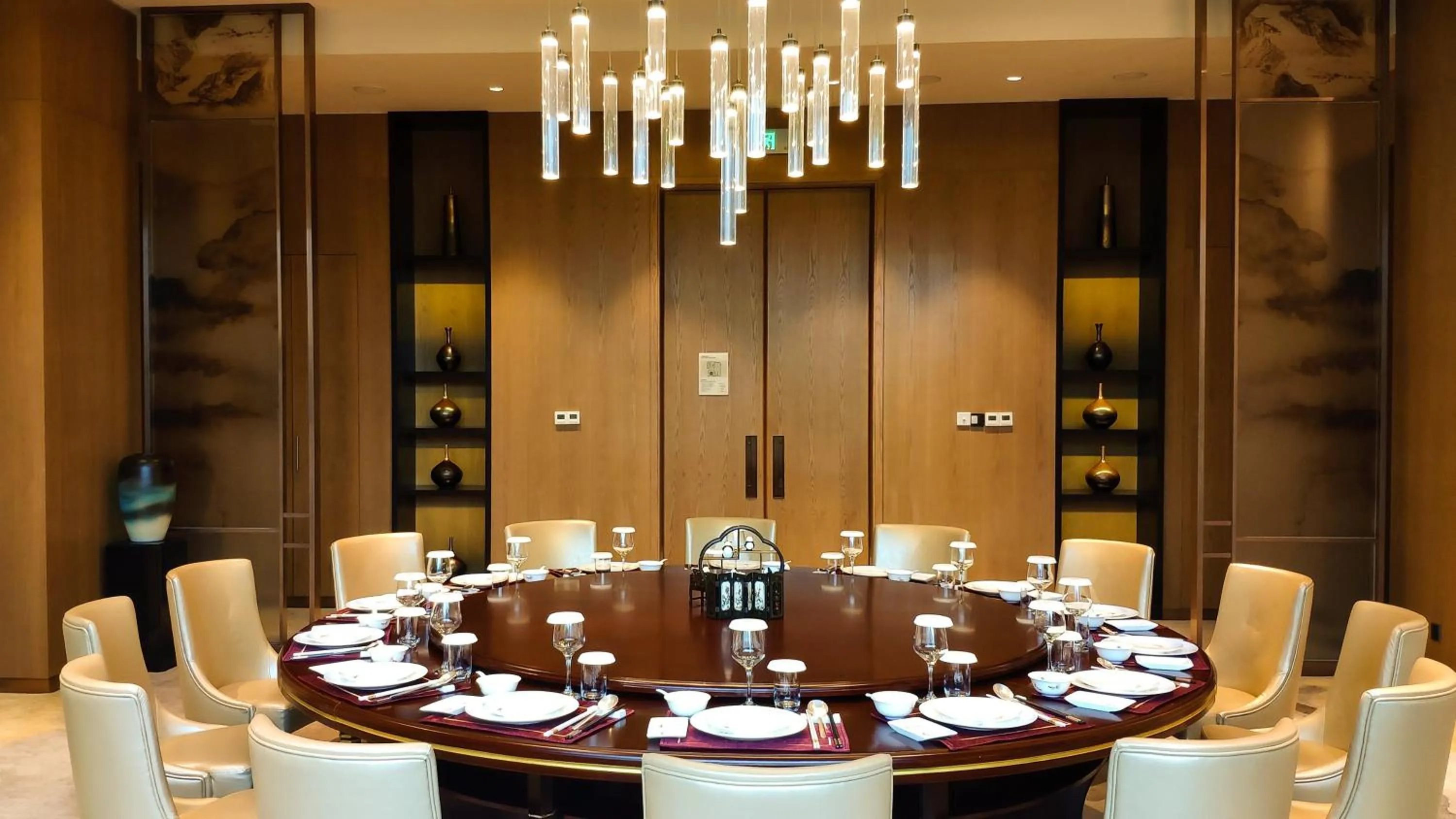 Restaurant/places to eat in Crowne Plaza Chengdu Wenjiang by IHG