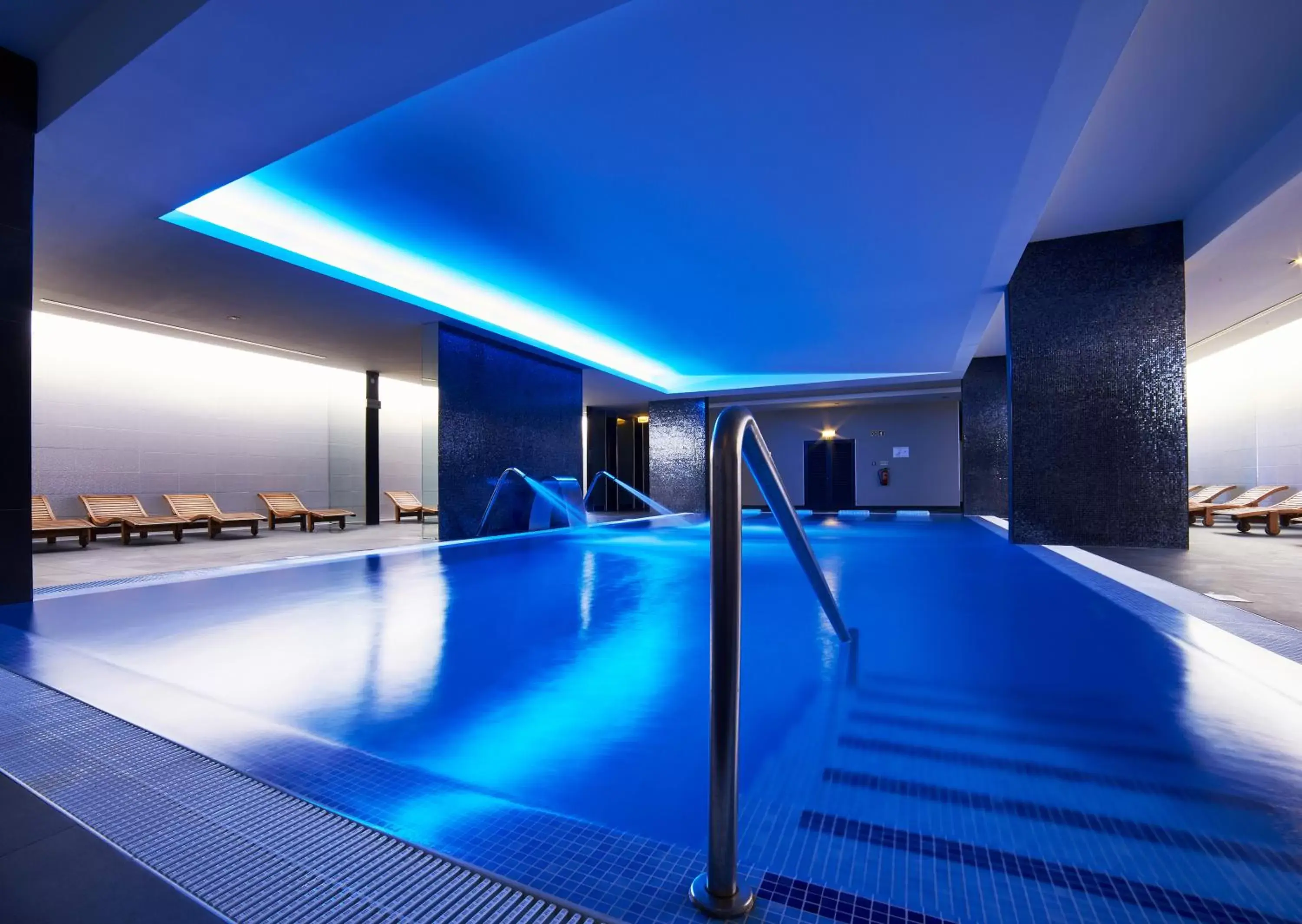 Spa and wellness centre/facilities, Swimming Pool in RR Alvor Baía Resort