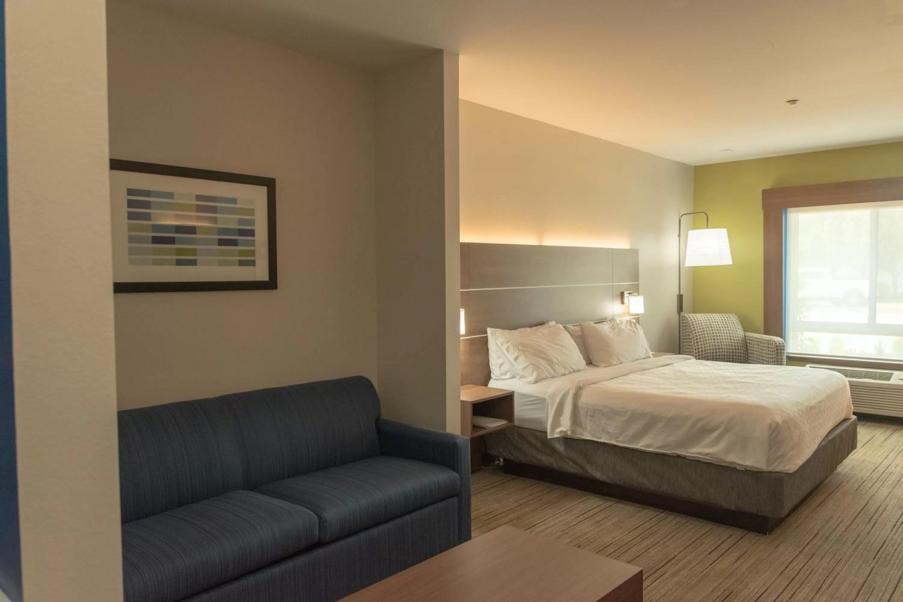Photo of the whole room, Bed in Holiday Inn Express Hotel and Suites Natchitoches by IHG