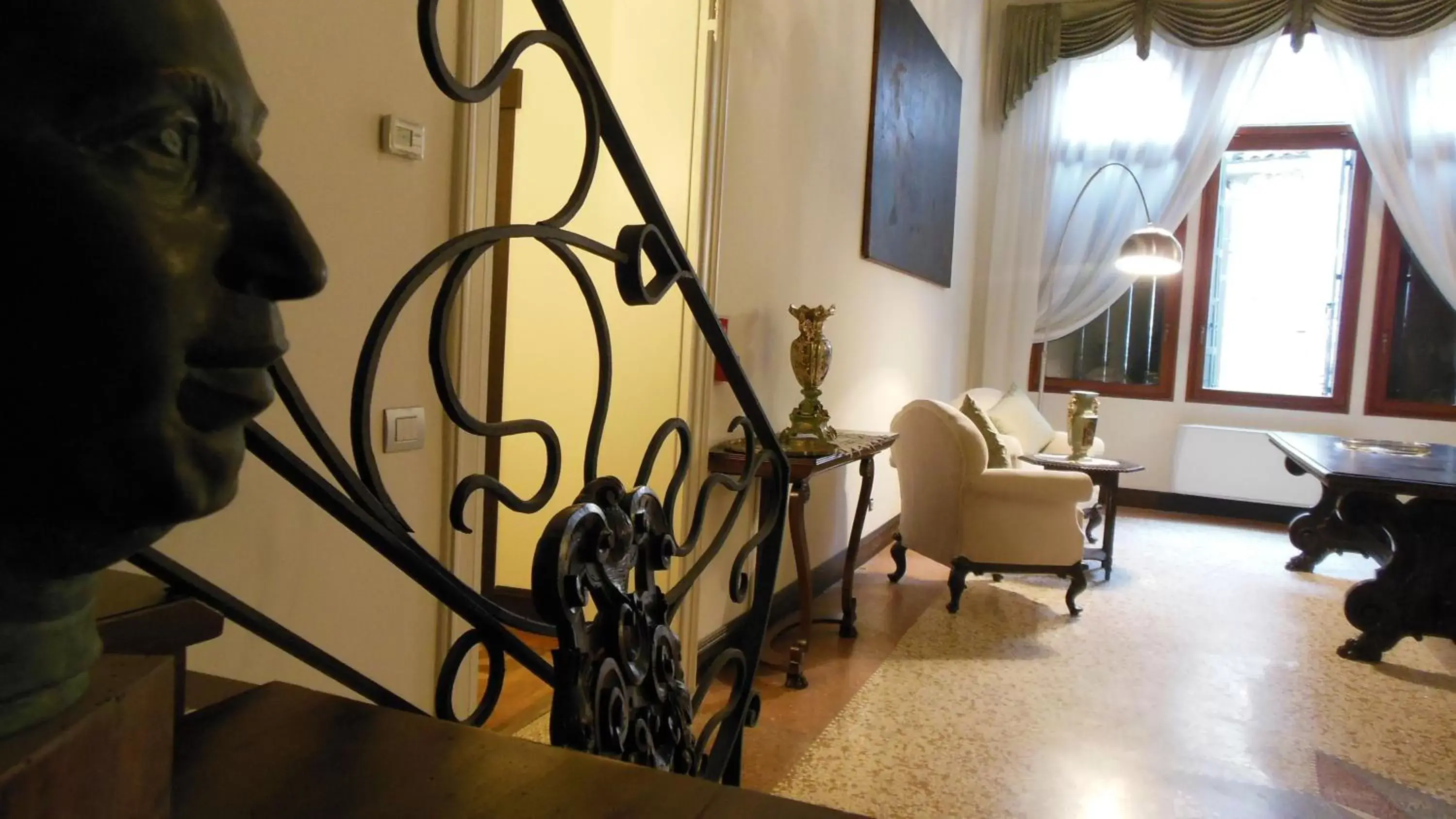 Decorative detail in Hotel Sant'Antonin
