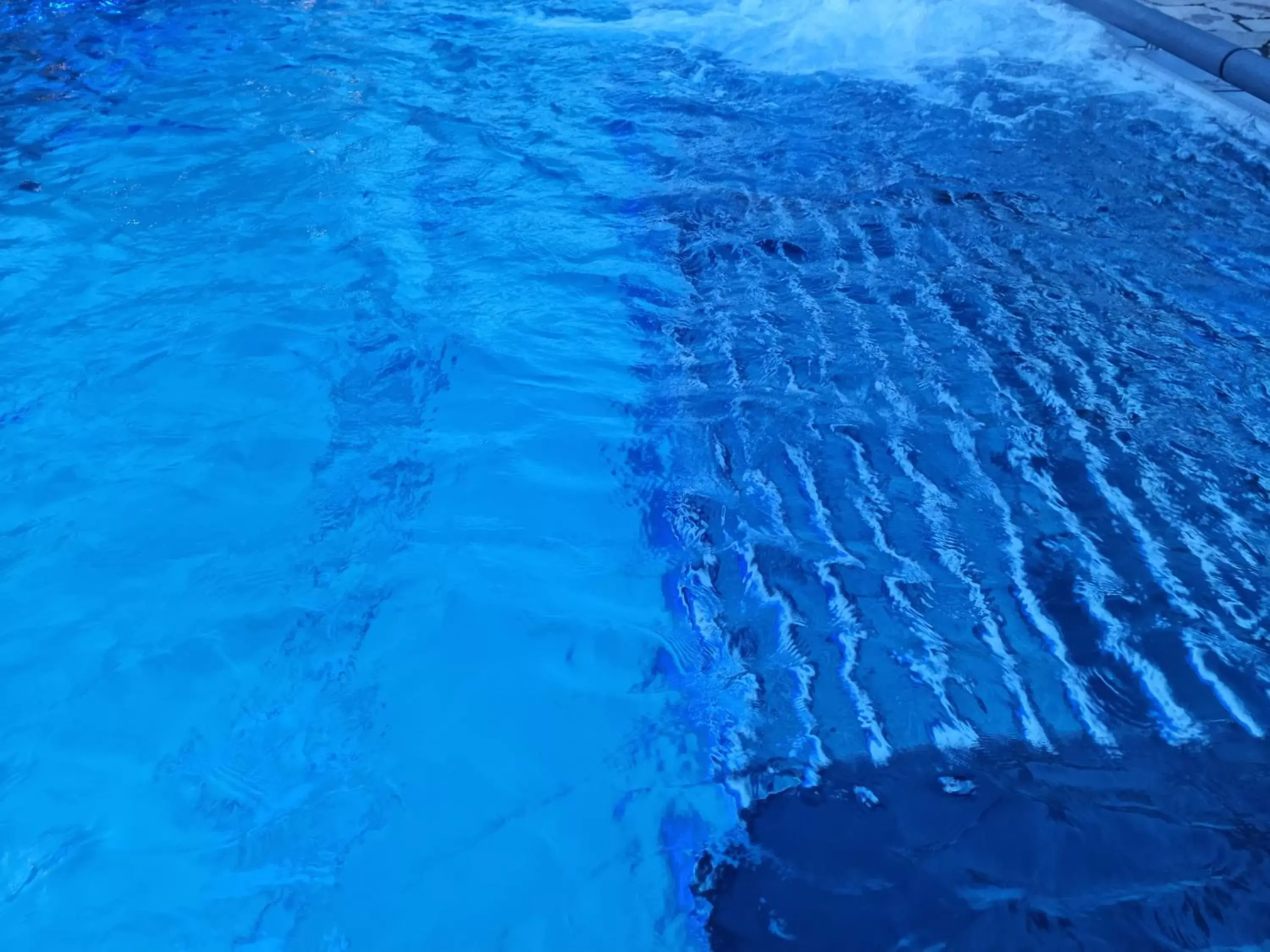 Swimming pool, Winter in Hotel Vergeiner