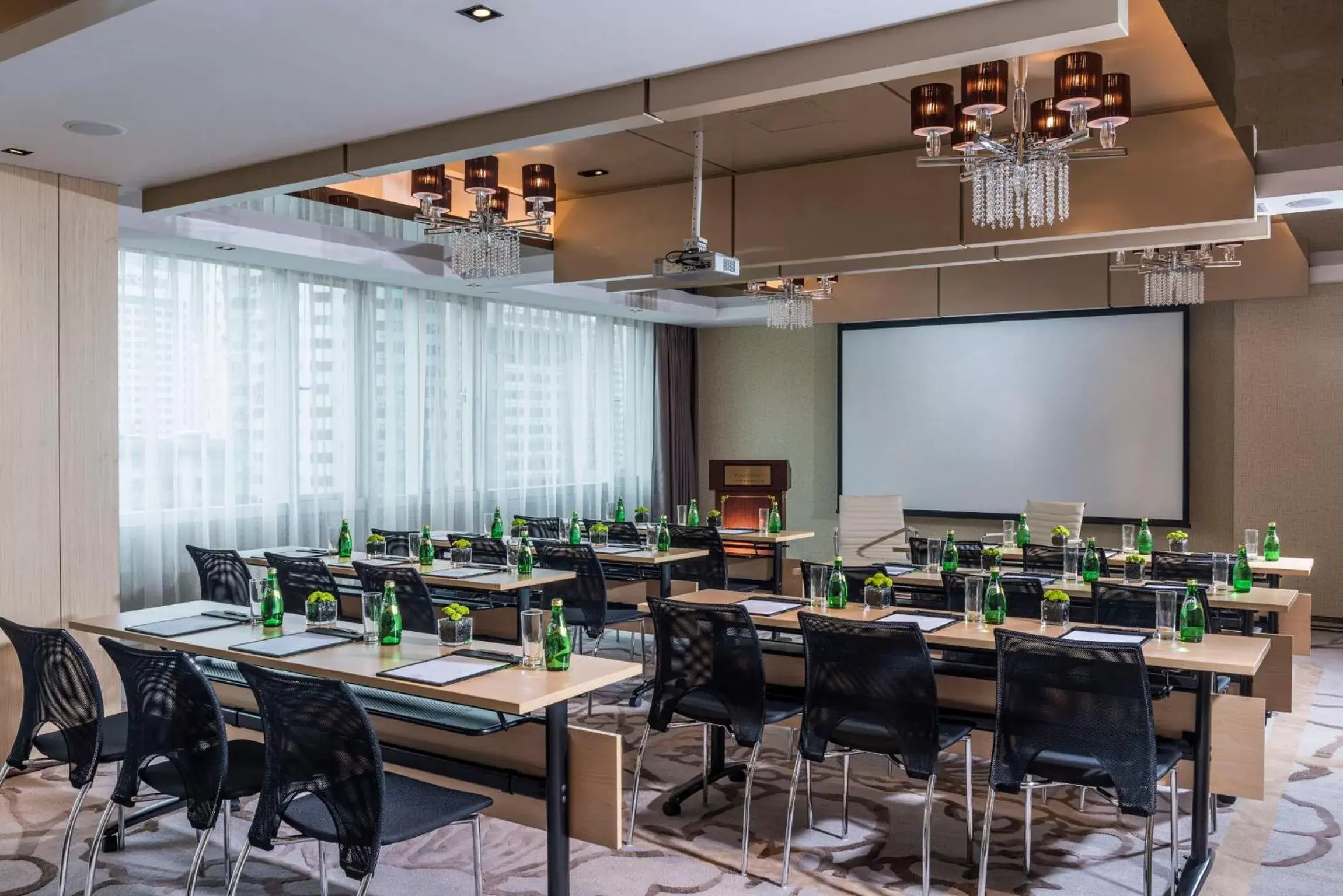 Business facilities in Fraser Suites Guangzhou