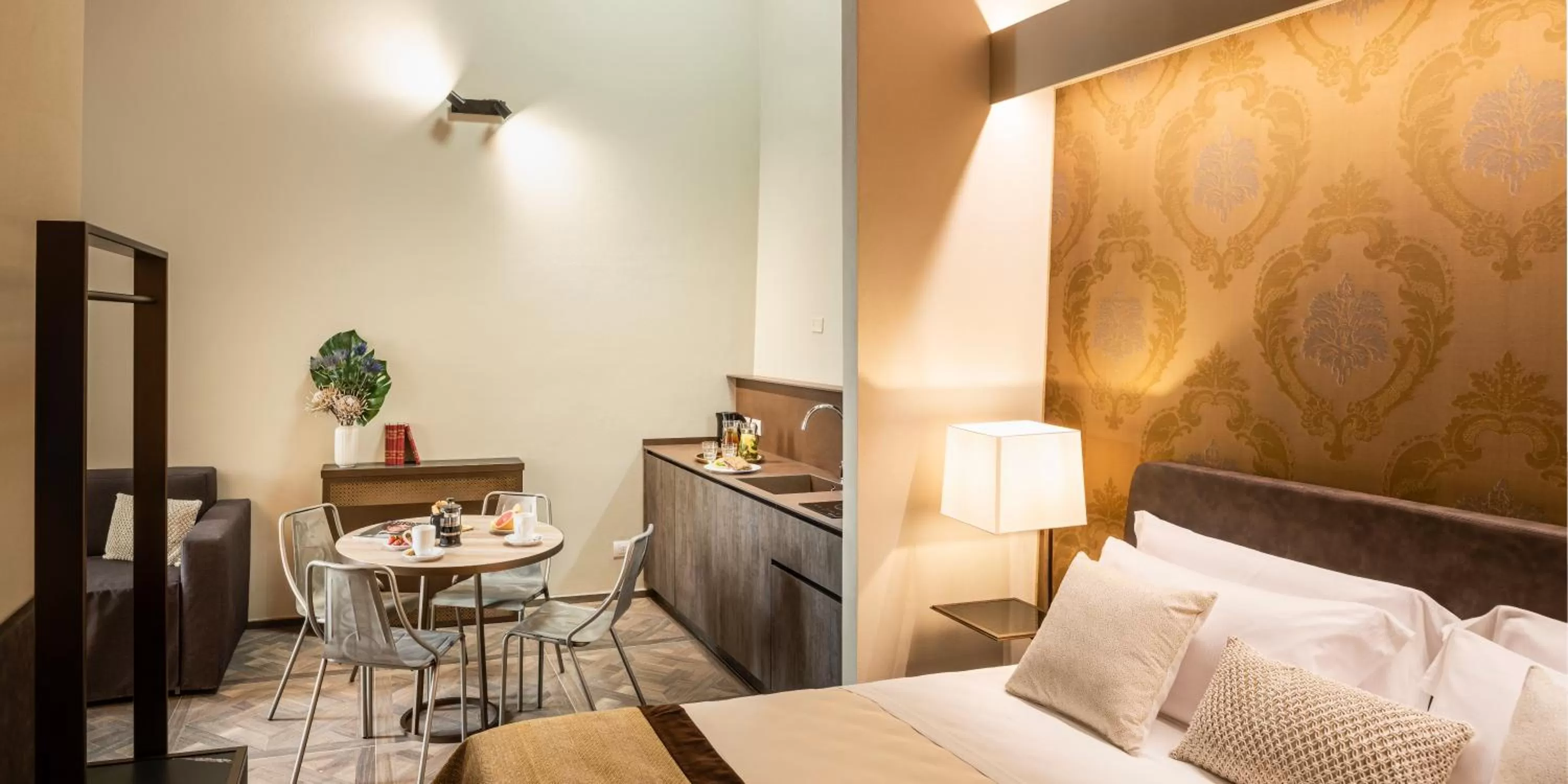 Kitchen or kitchenette, Bed in Corte Guelfa