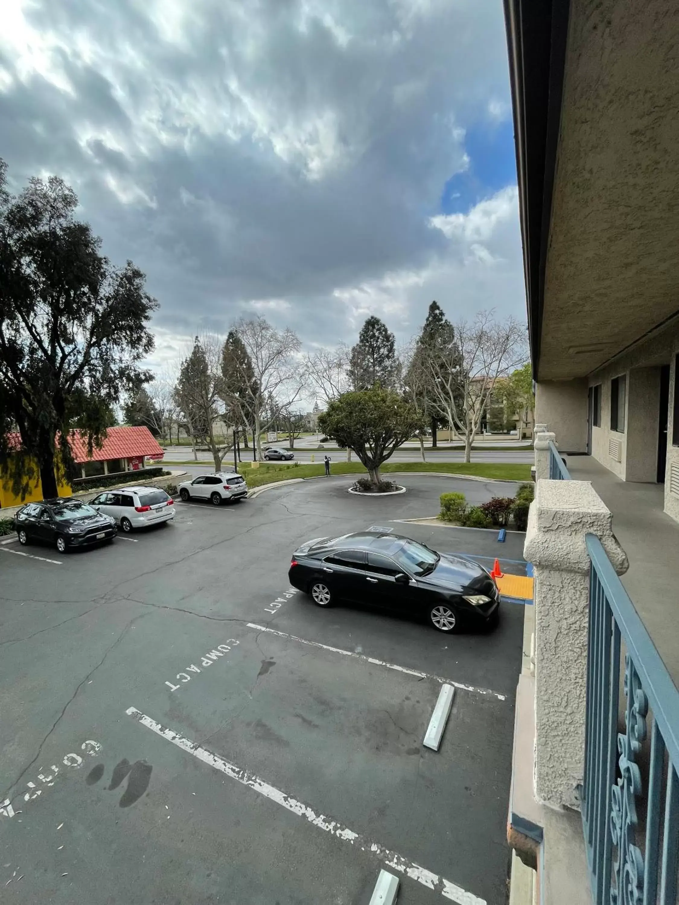 Parking in Chino Motel