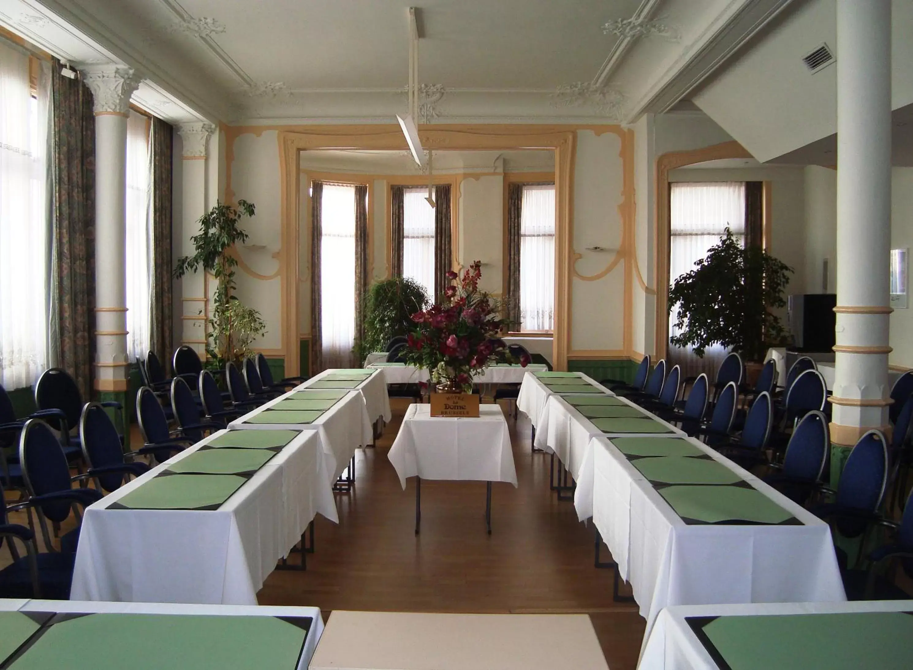 Business facilities in Hotel Le Dome