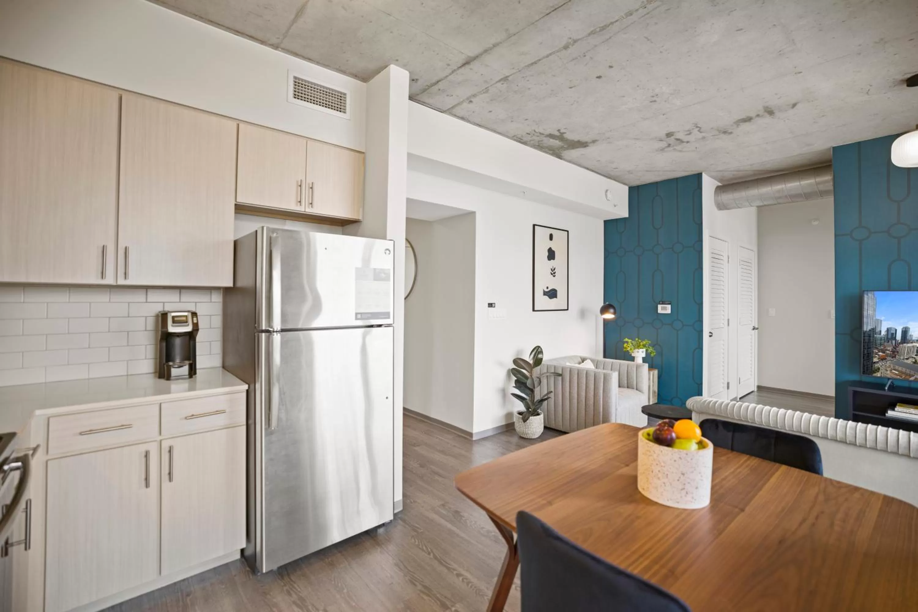 Coffee/tea facilities in Placemakr Premier SoBro