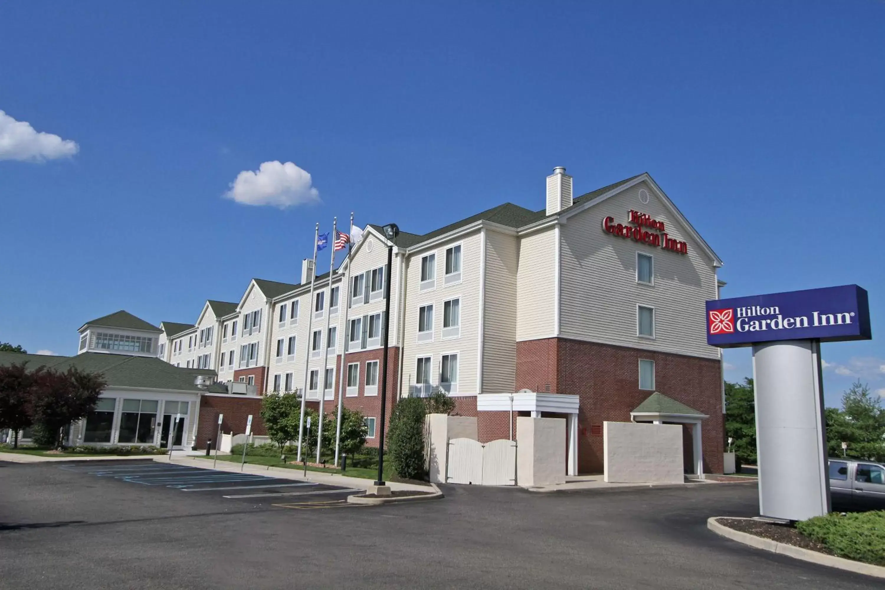 Property Building in Hilton Garden Inn Westbury