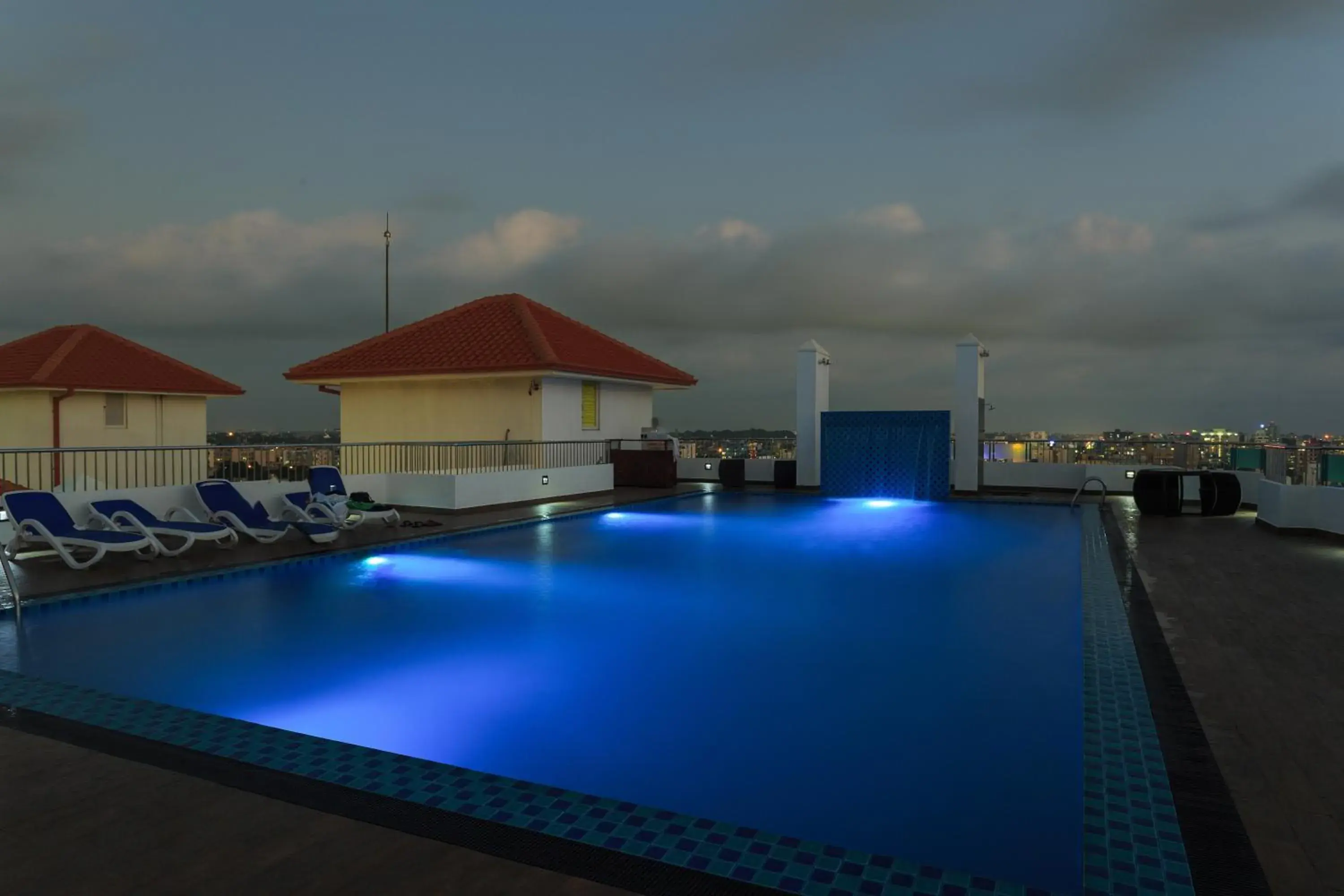 Swimming pool in Supun Arcade Residency Swimming pool in Supun Arcade Residency