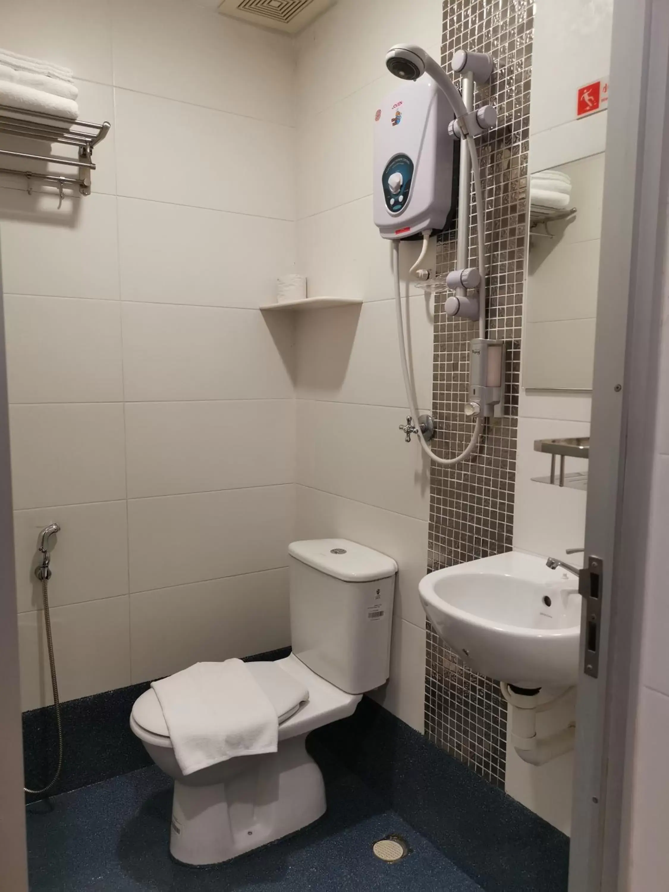 Toilet, Bathroom in Inn Residence 18