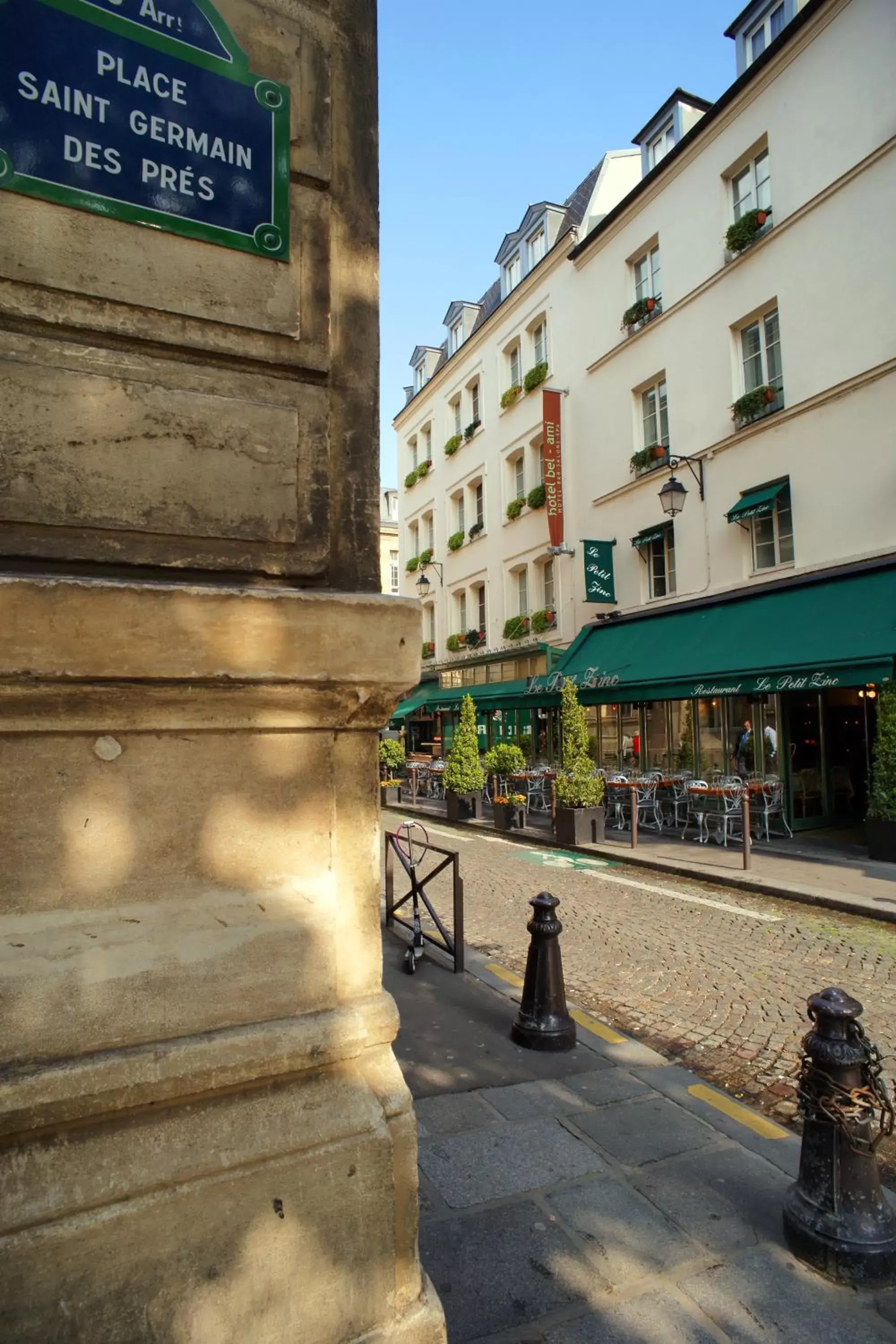 Facade/entrance in Hôtel Bel Ami